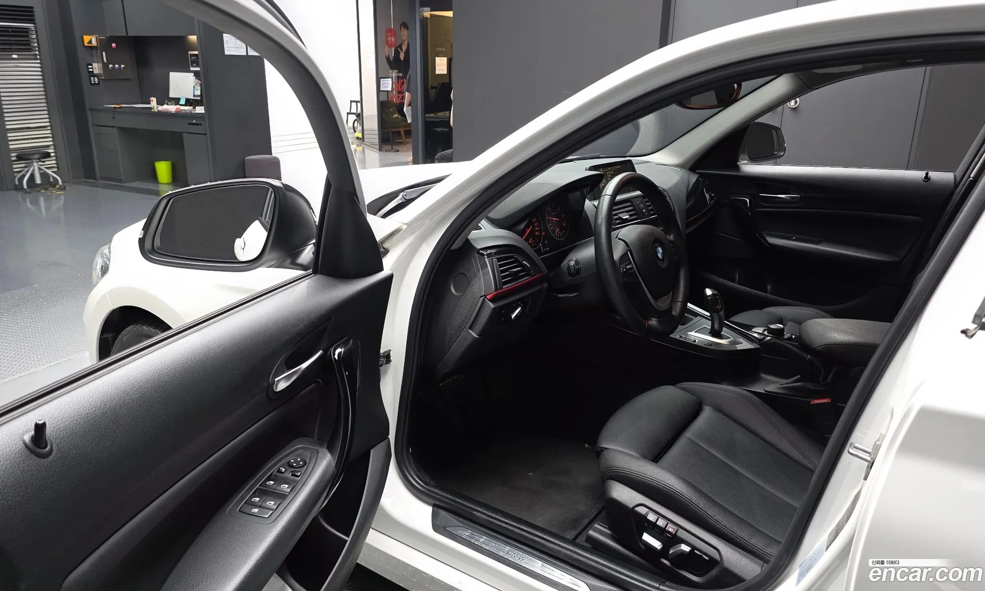 BMW 1 Series 2017 WBA1S5104HV805862 — 13