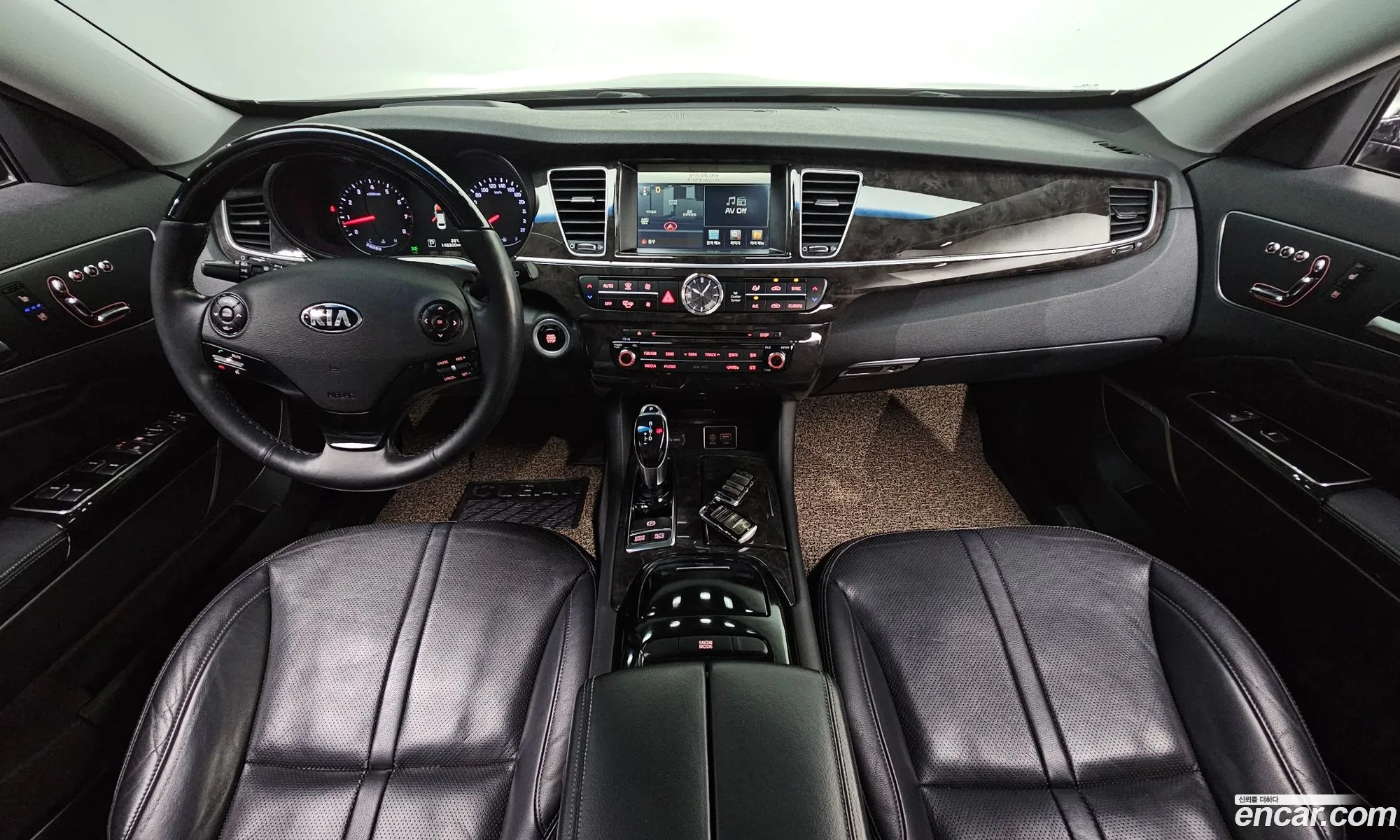 Kia K9 2016 KNALT411BGS033567 — 17