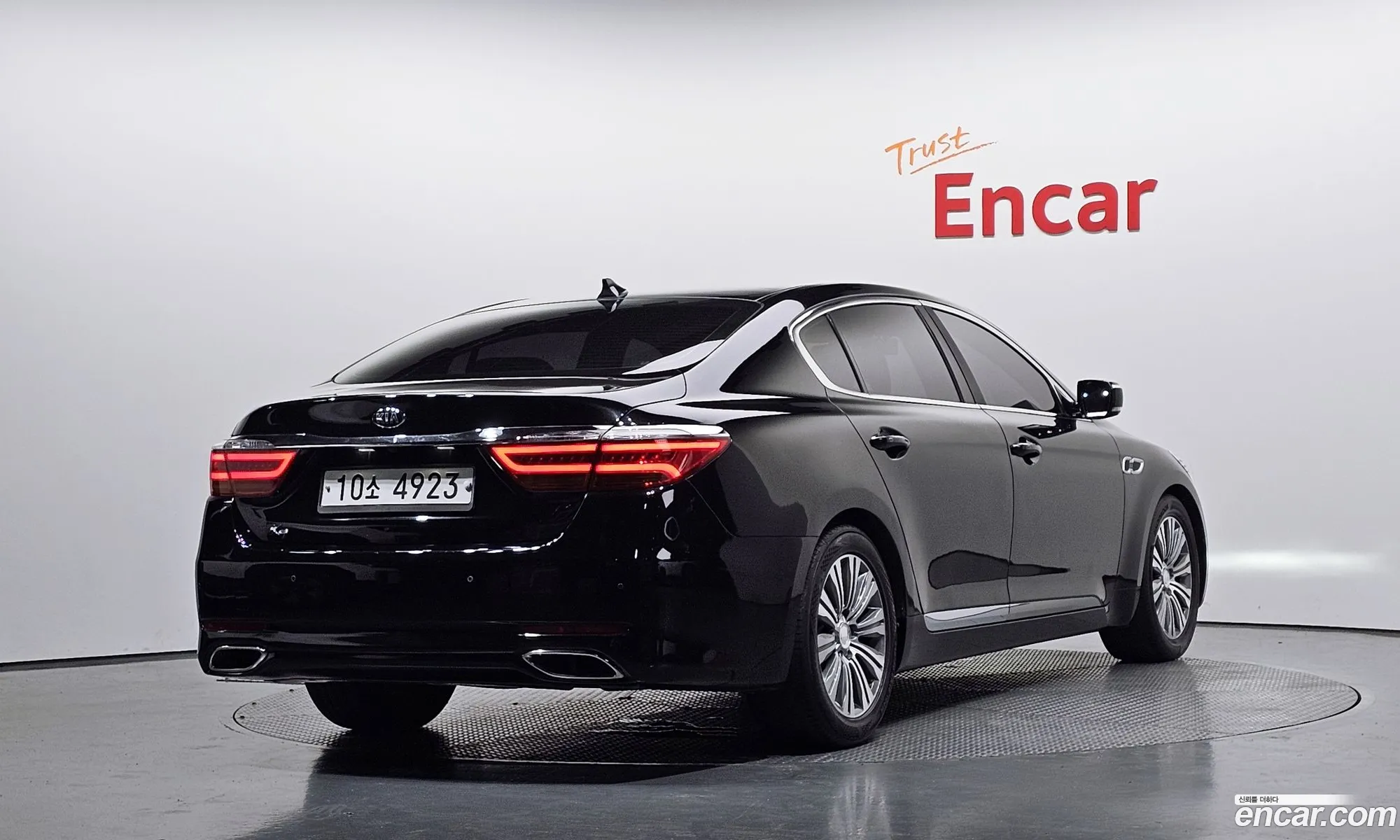 Kia K9 2016 KNALT411BGS033567 — 15