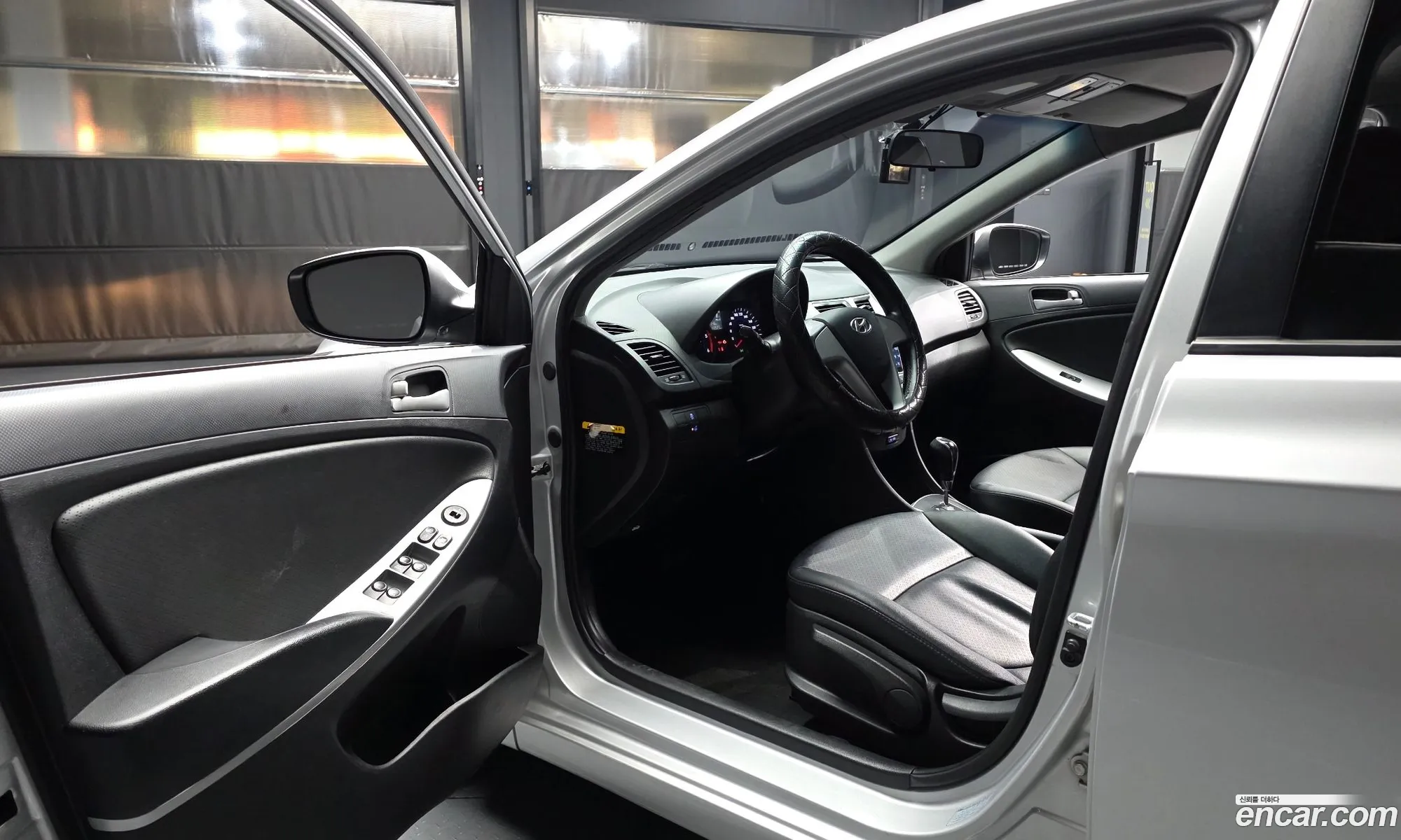 Hyundai Accent 2013 KMHCS41UBEU571192 — 31