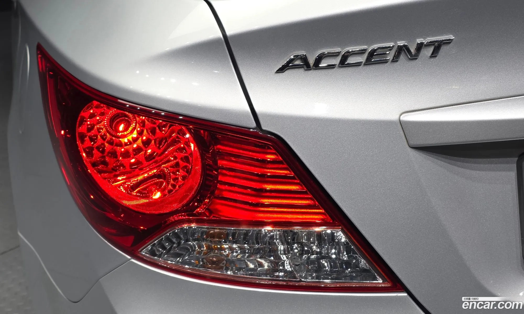 Hyundai Accent 2013 KMHCS41UBEU571192 — 19