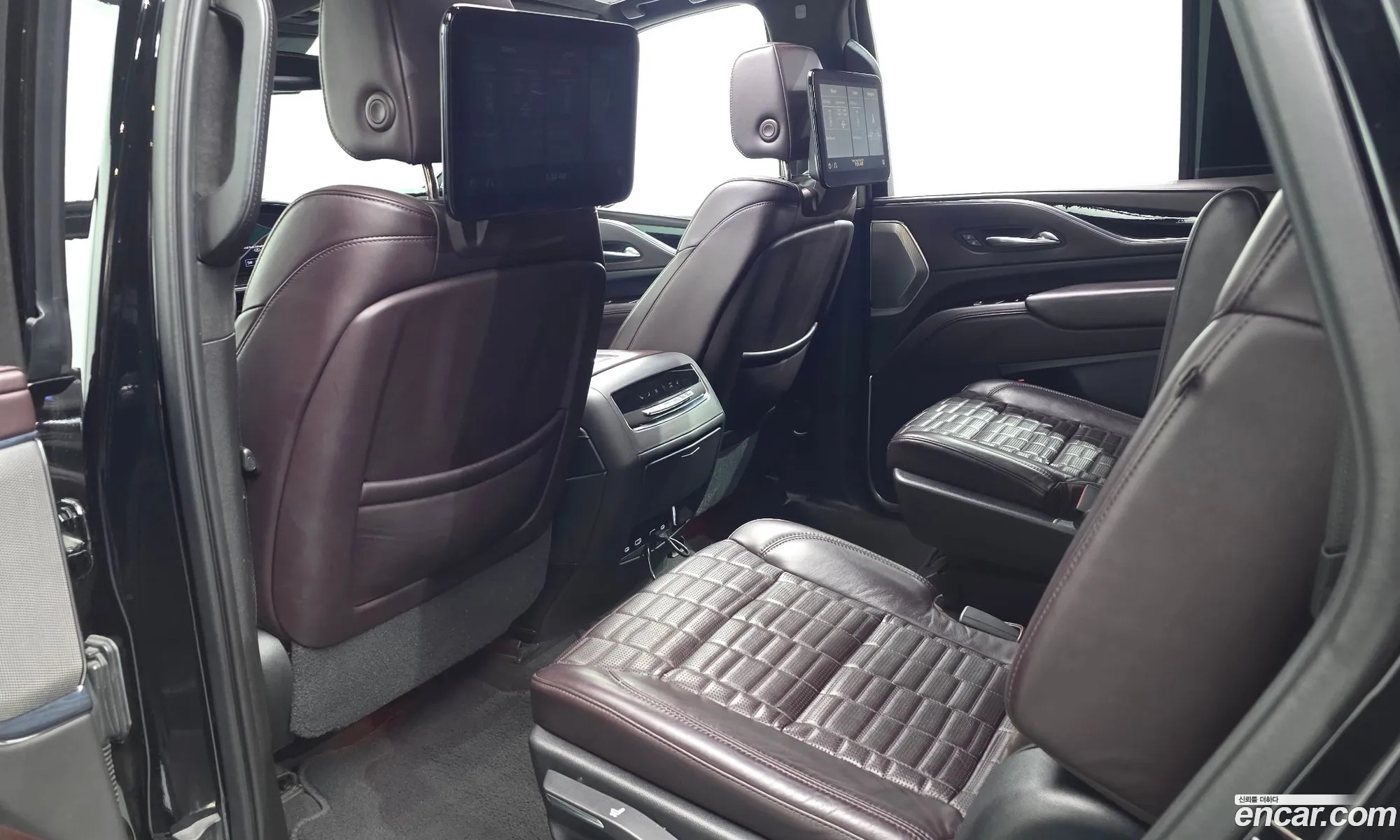 Cadillac Escalade 2021 — 17