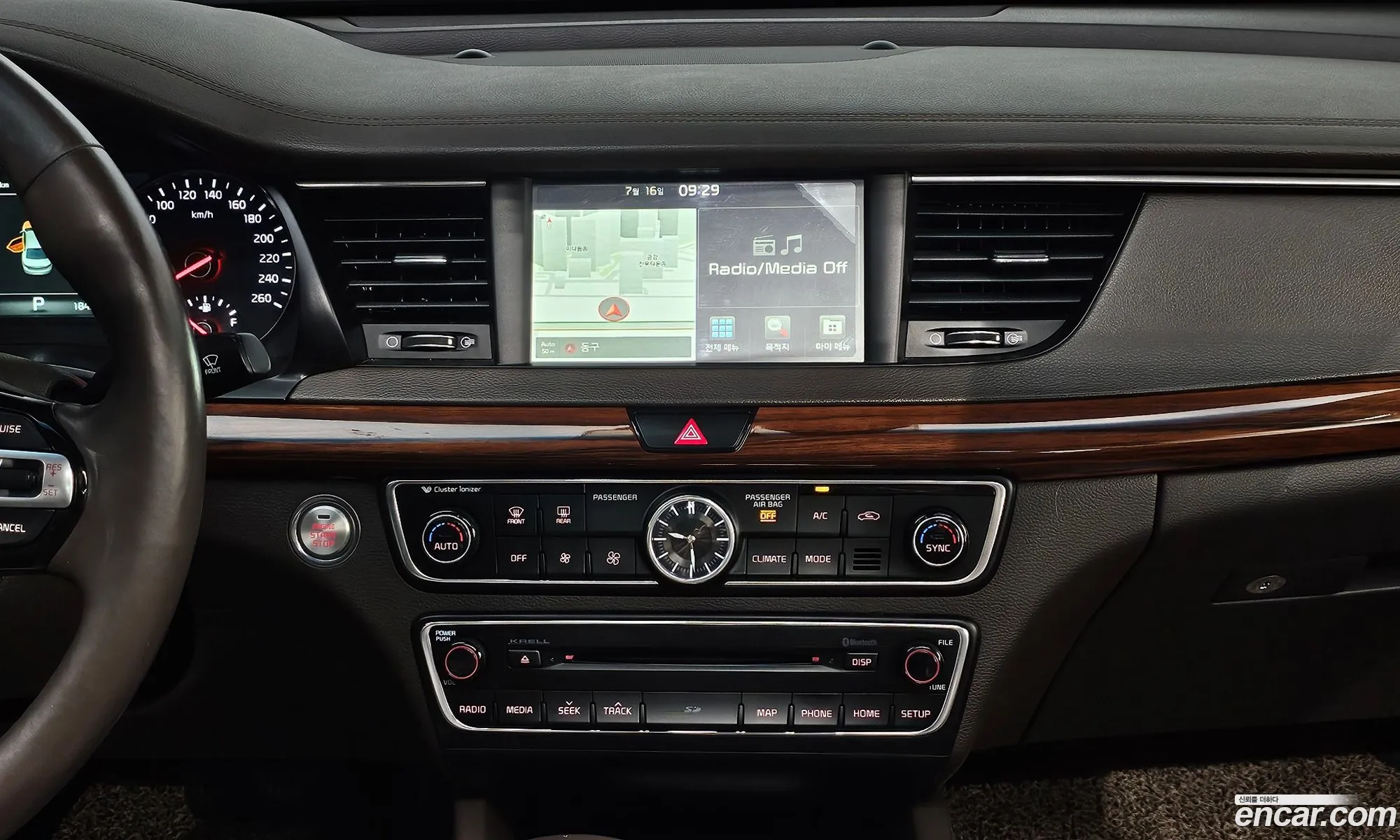 Kia K7 2017 KNALC411BHA082171 — 13