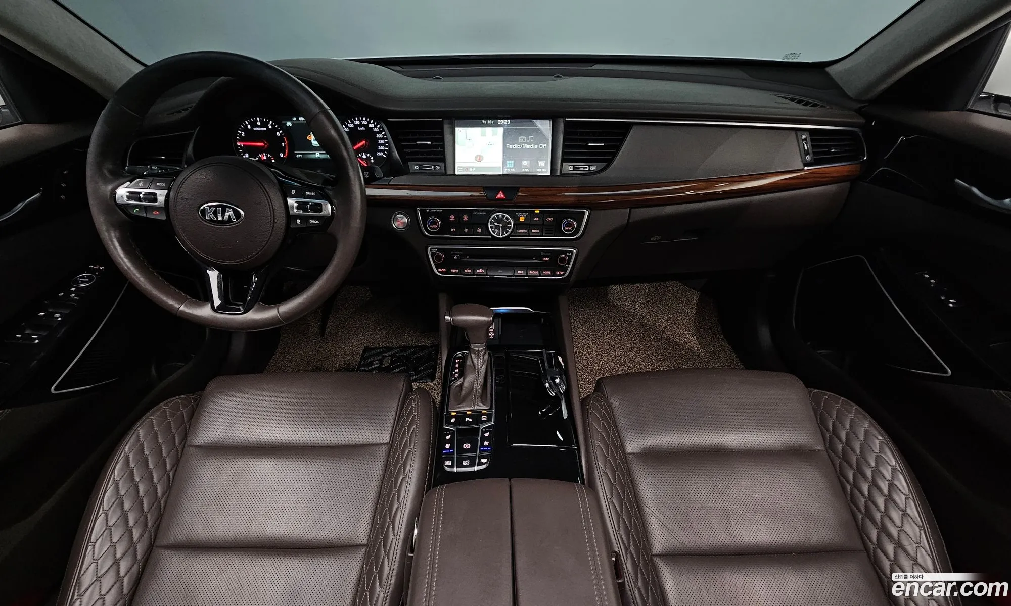 Kia K7 2017 KNALC411BHA082171 — 3