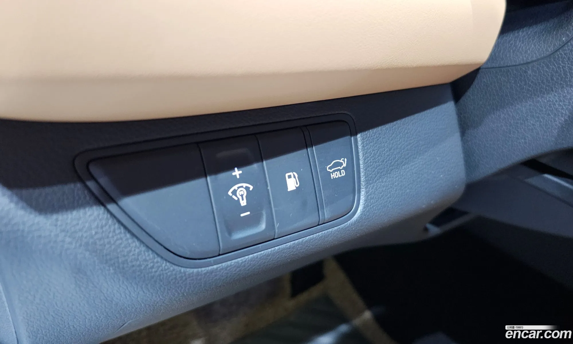 Genesis G70 2022 KMTG341ABPU109682 — 17