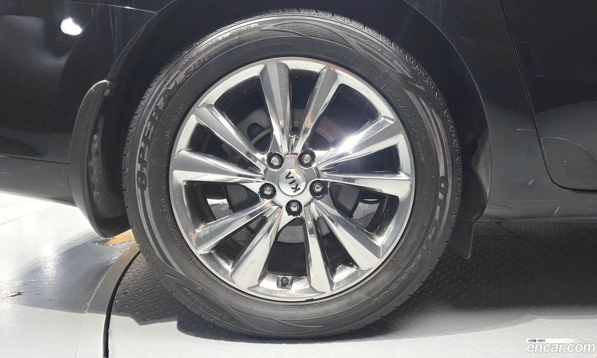 Kia Carnival 2018 KNAMB81ABKS447147 — 8