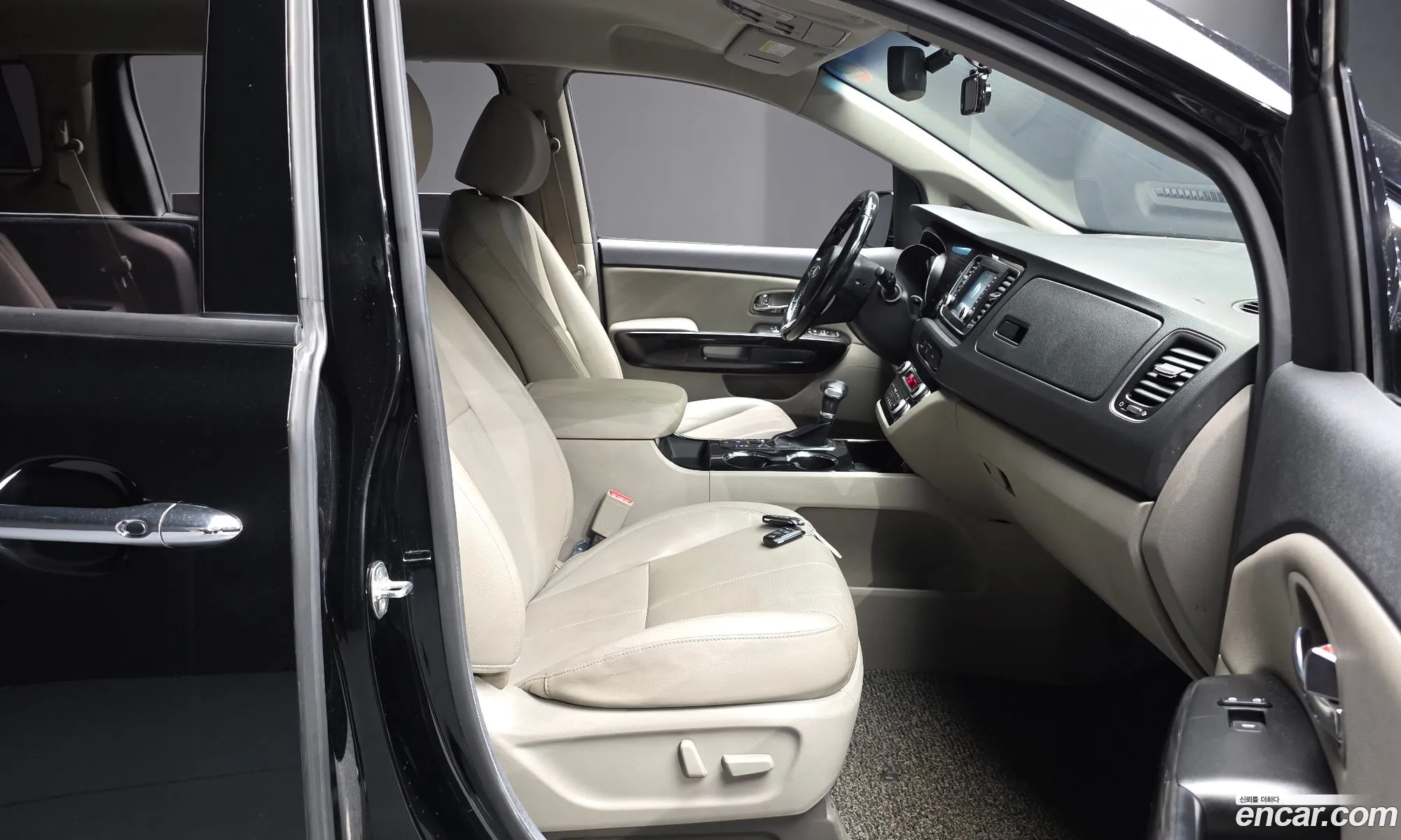 Kia Carnival 2018 KNAMB81ABKS447147 — 6