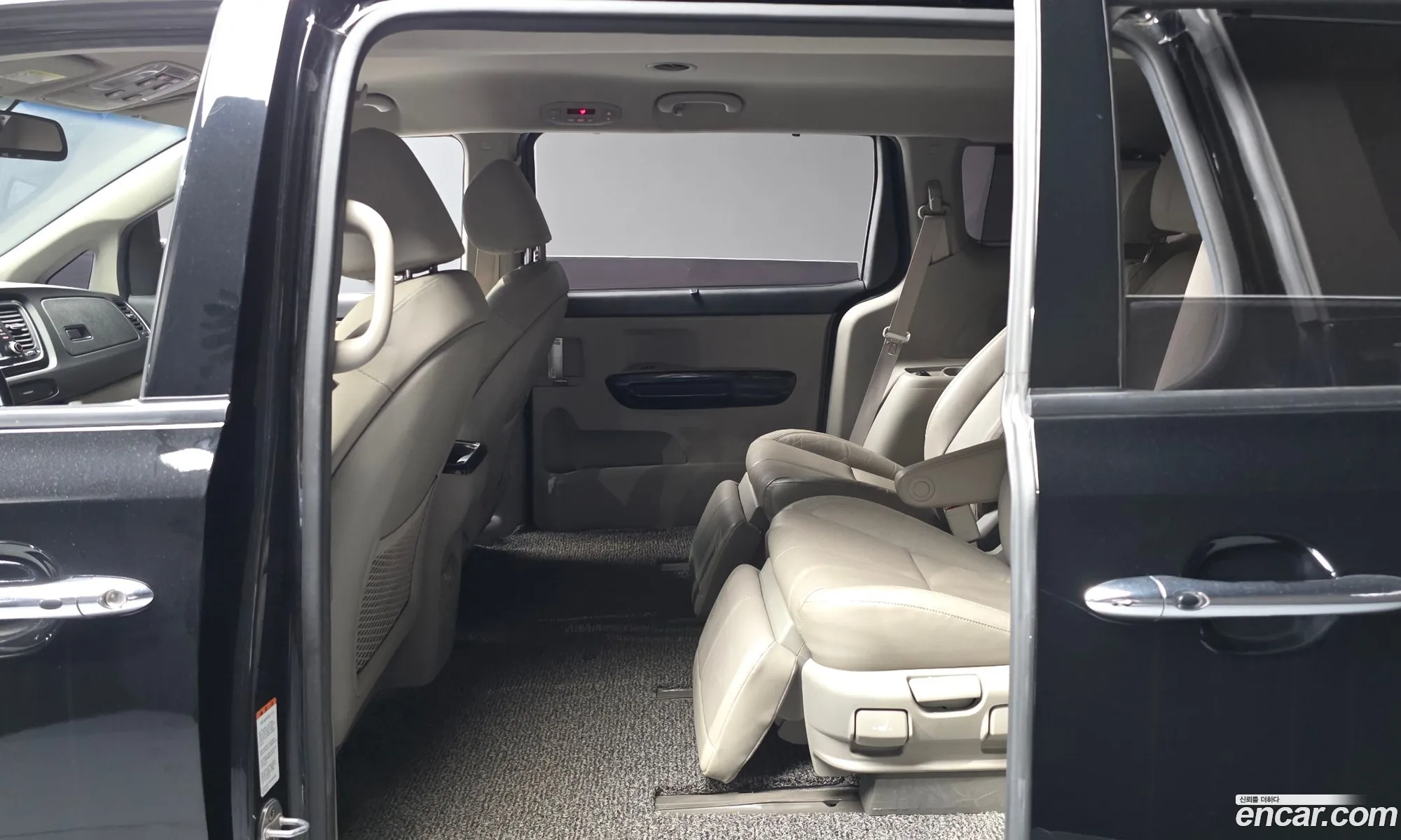 Kia Carnival 2018 KNAMB81ABKS447147 — 16
