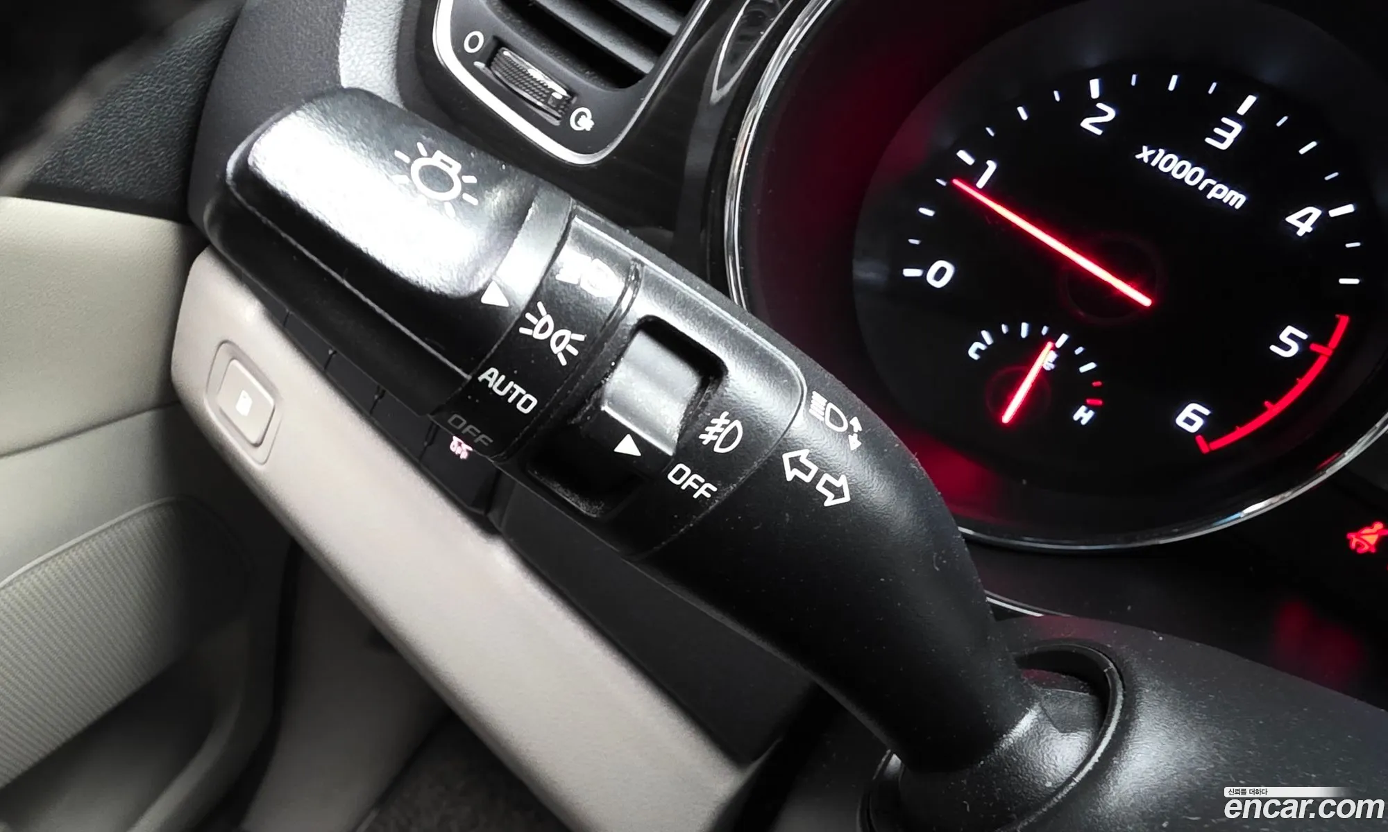 Kia Carnival 2018 KNAMB81ABKS447147 — 31