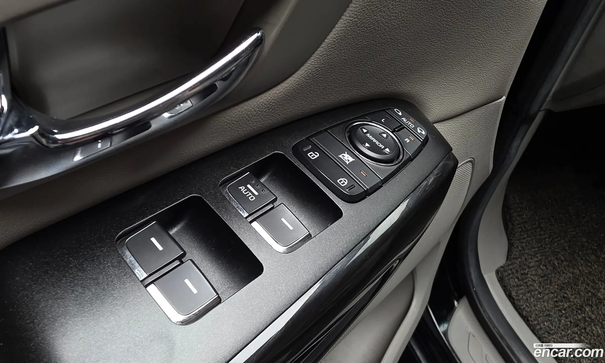 Kia Carnival 2018 KNAMB81ABKS447147 — 19
