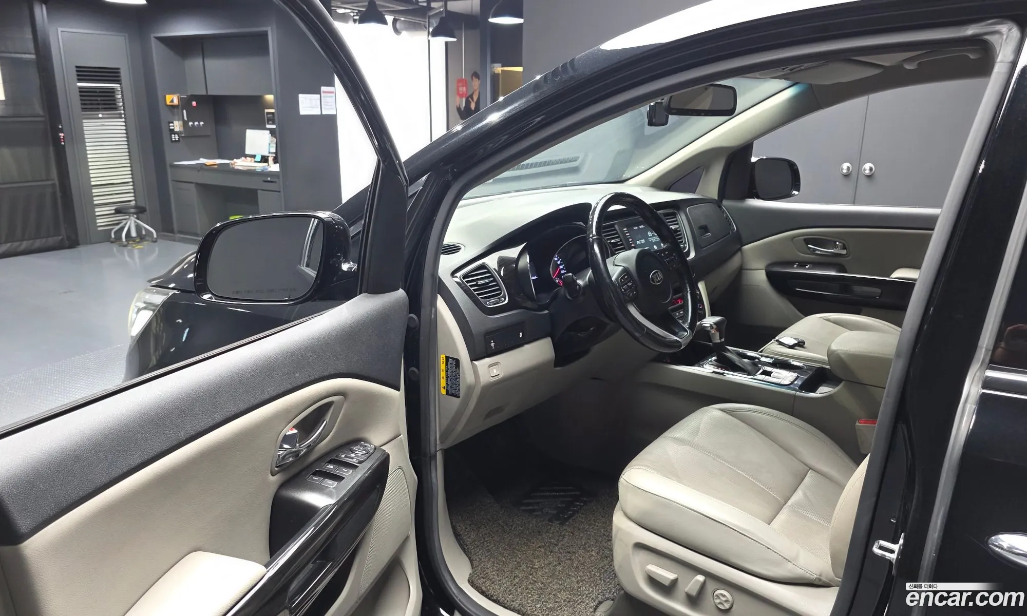 Kia Carnival 2018 KNAMB81ABKS447147 — 22