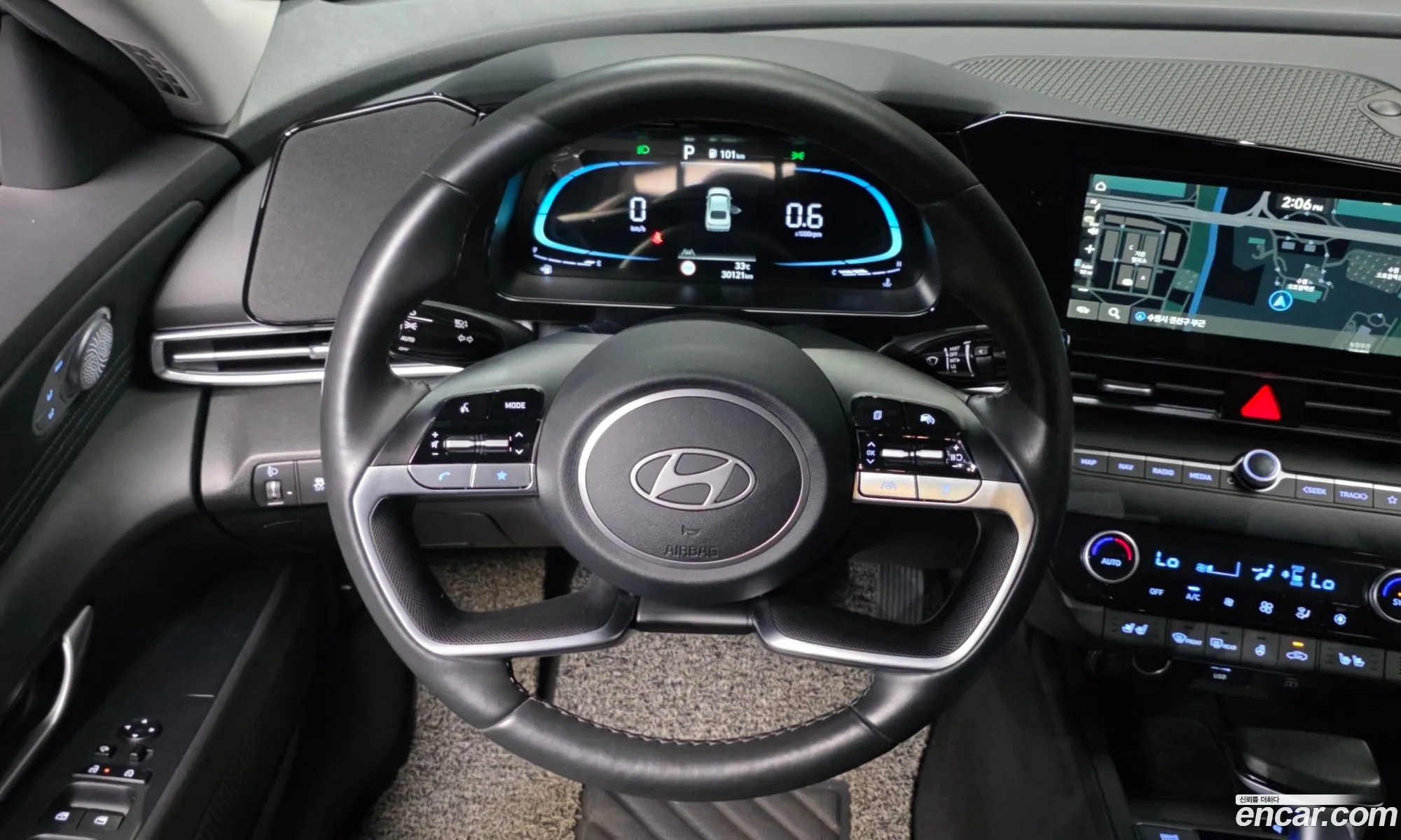 Hyundai Elantra 2025 — 17