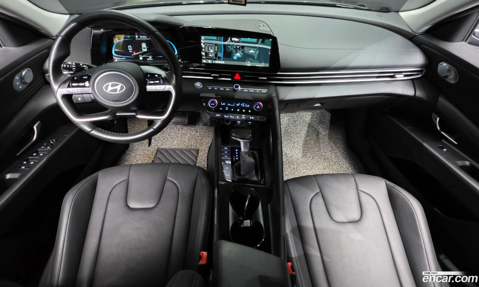 Hyundai Elantra 2025 — 19