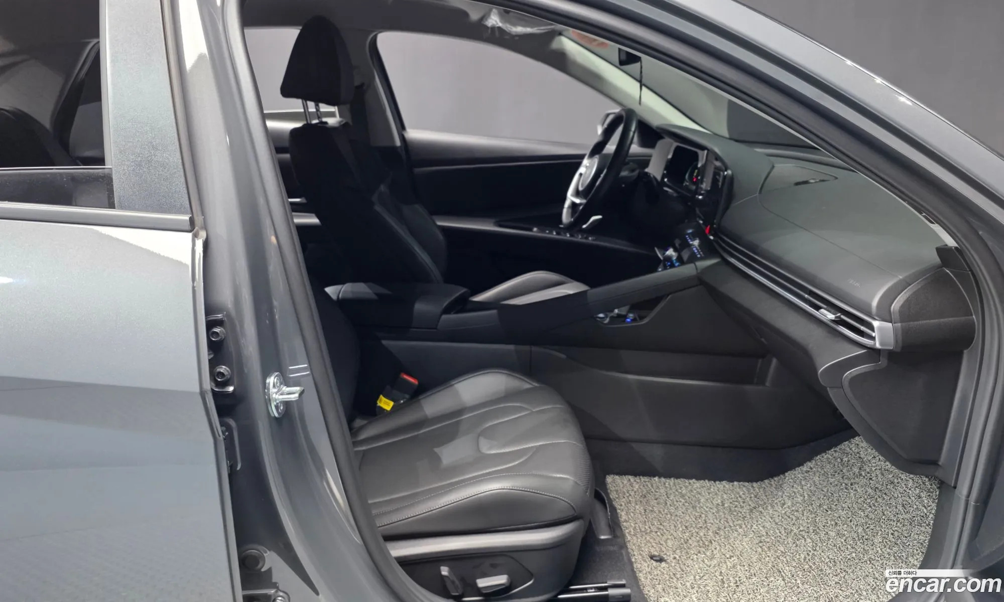 Hyundai Elantra 2025 — 12