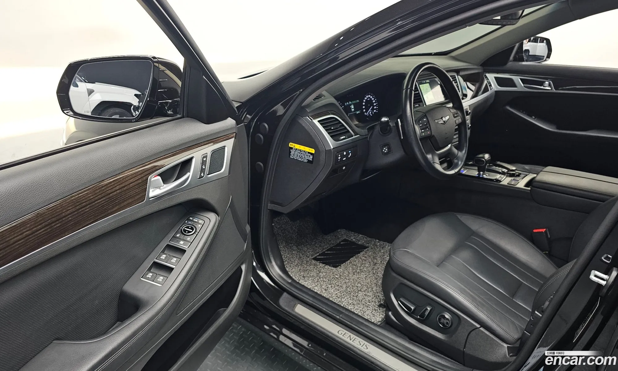 Genesis G80 2018 KMHGL41DDJU294660 — 18