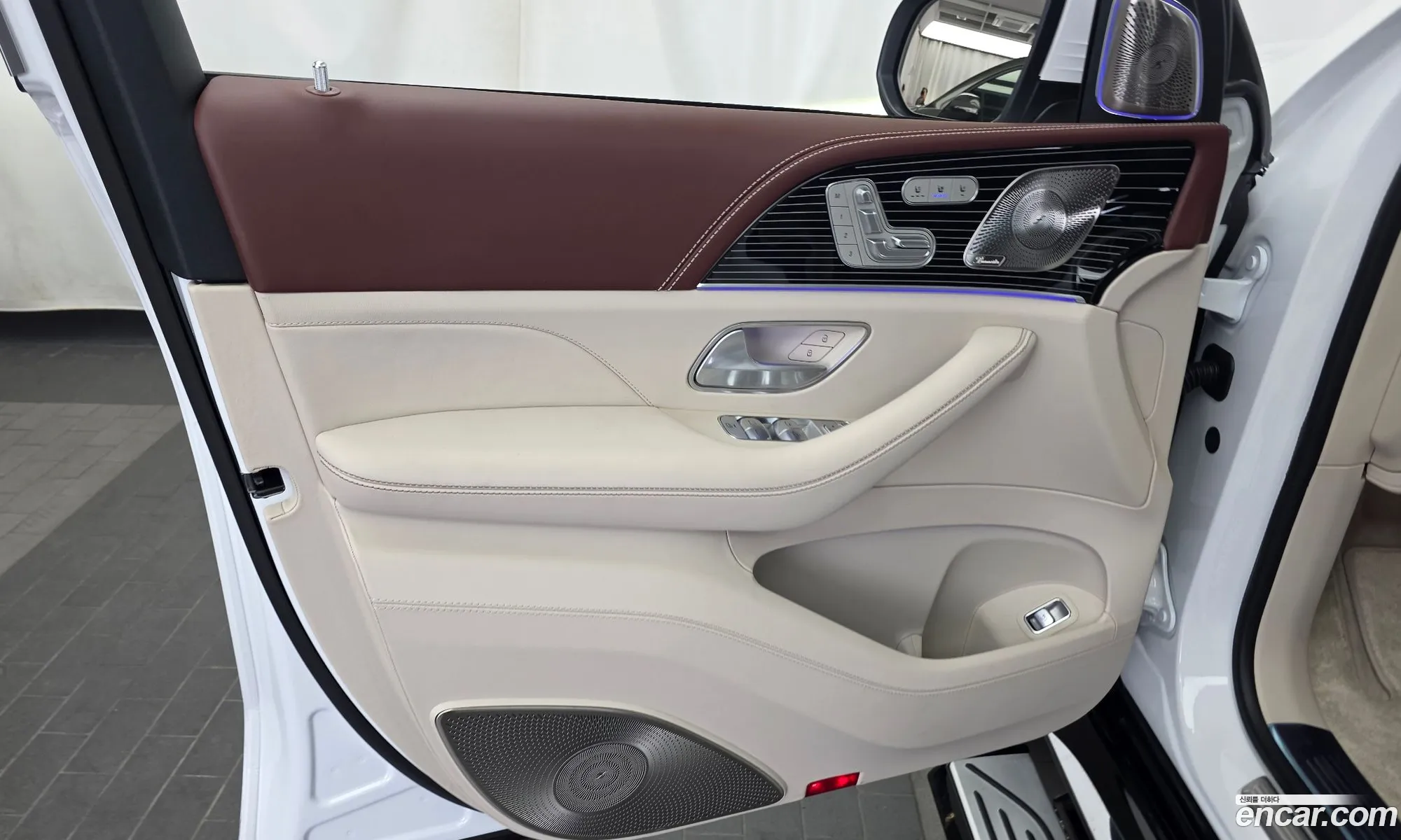 Mercedes-Benz GLS-Class X167 2025 — 10