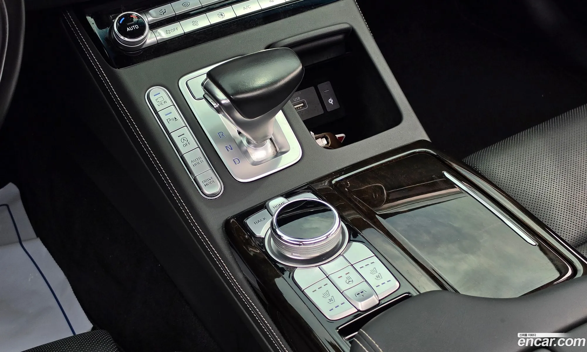 Genesis G90 2020 KMHG241DDLU081952 — 14