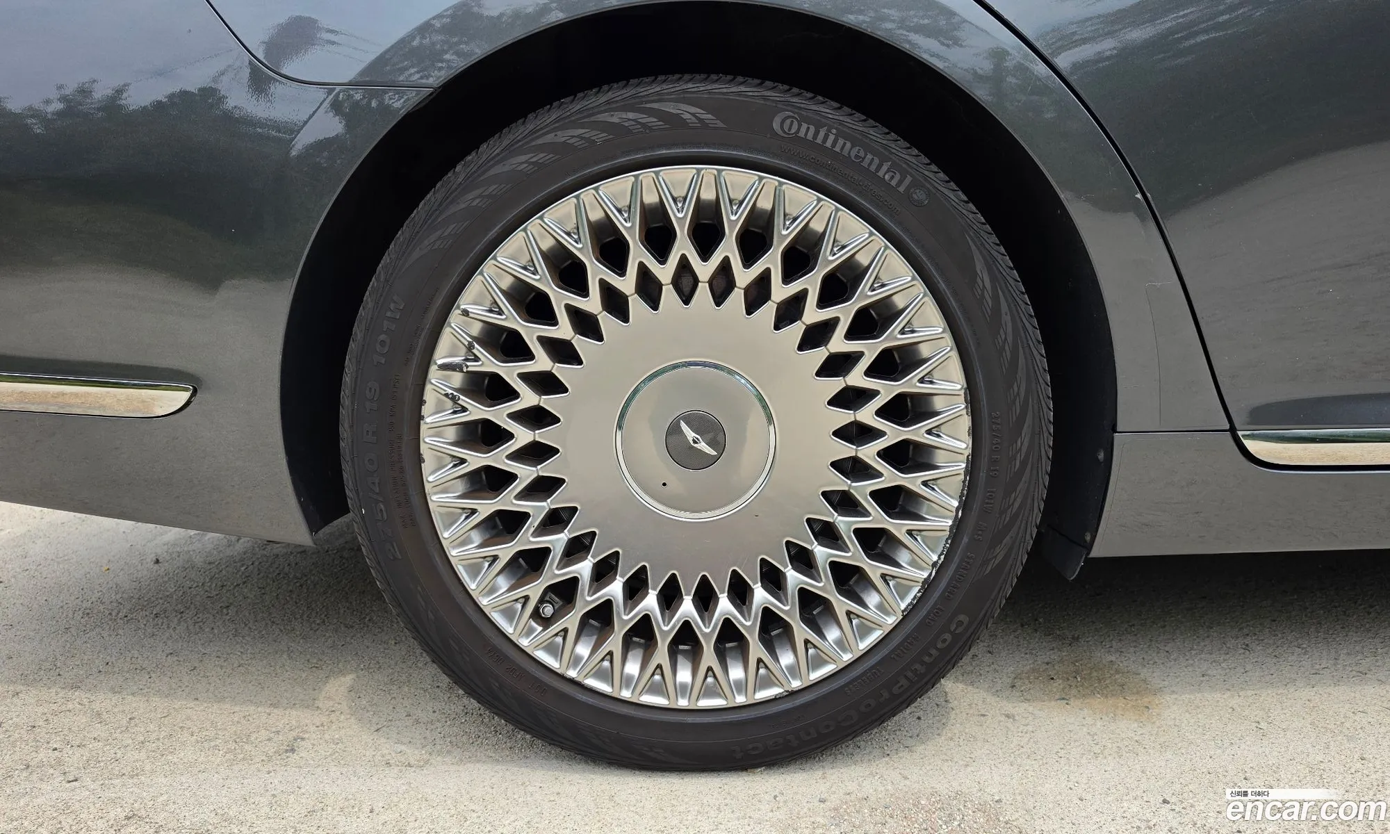 Genesis G90 2020 KMHG241DDLU081952 — 6