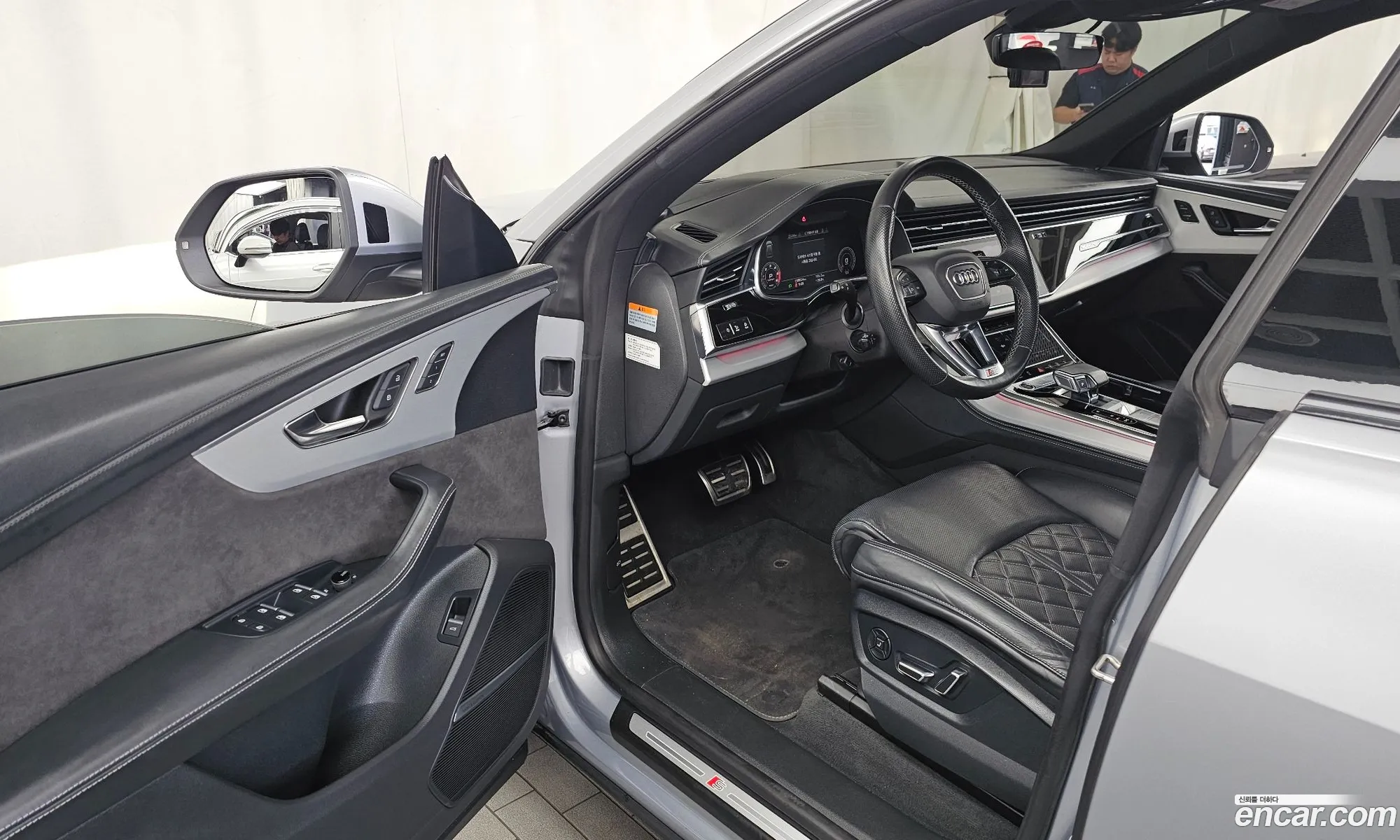 Audi Q8 2021 WAUZZZF18MD034085 — 16