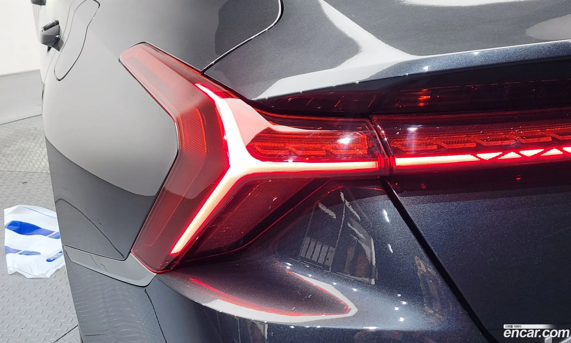 Kia K8 Hybrid 2022 — 18