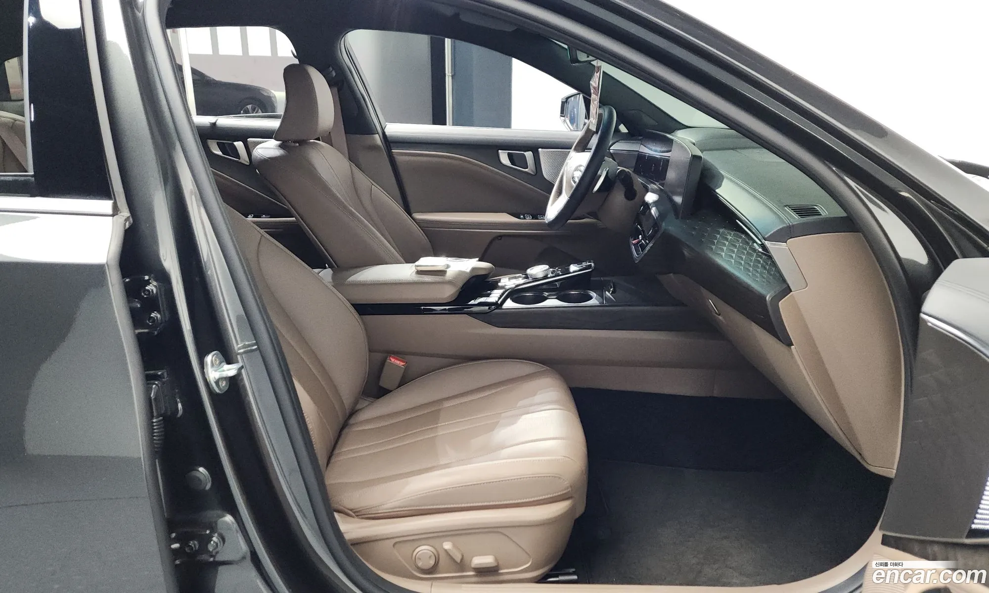 Kia K8 Hybrid 2022 — 31