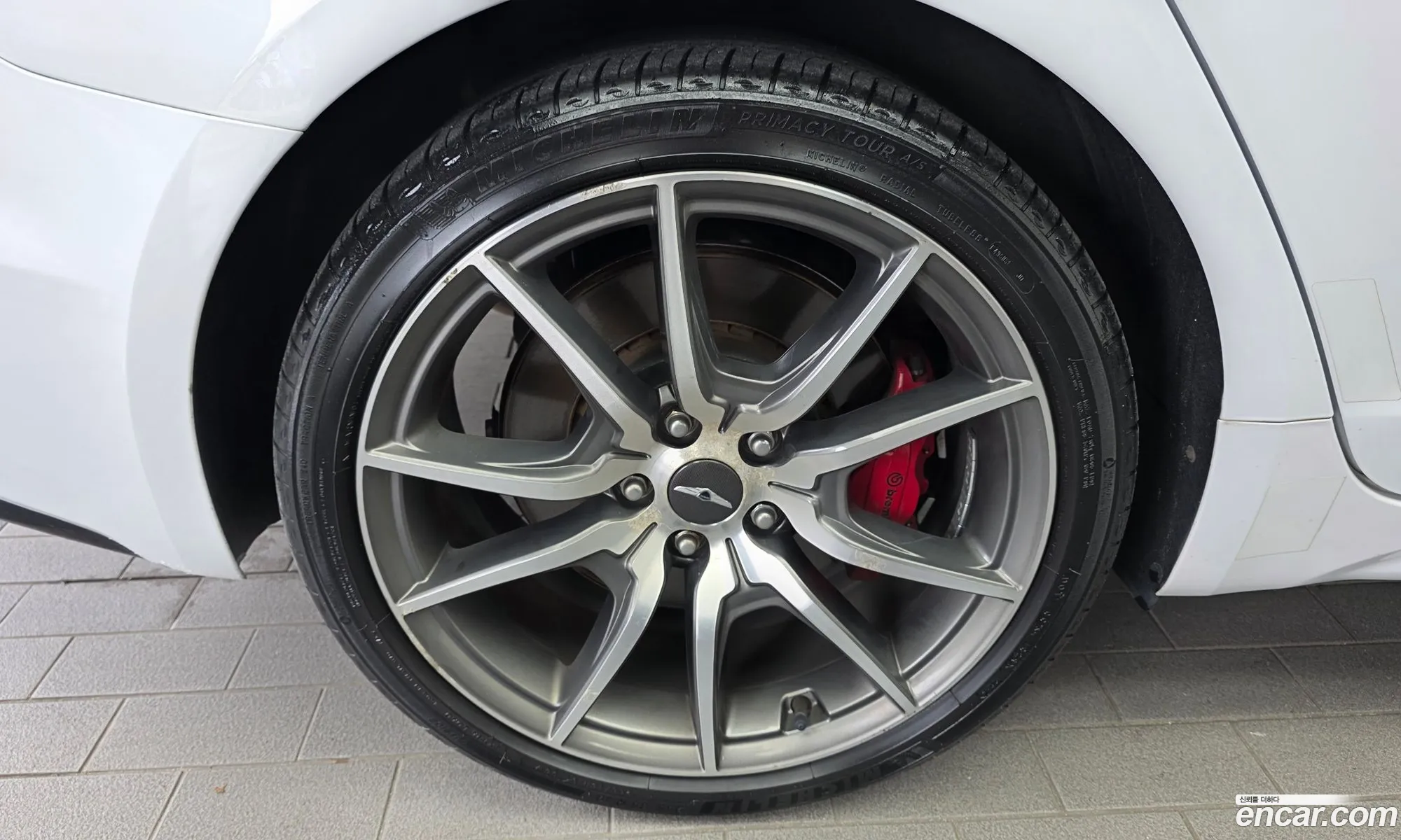 Genesis G70 2019 KMTG341ABKU036852 — 3