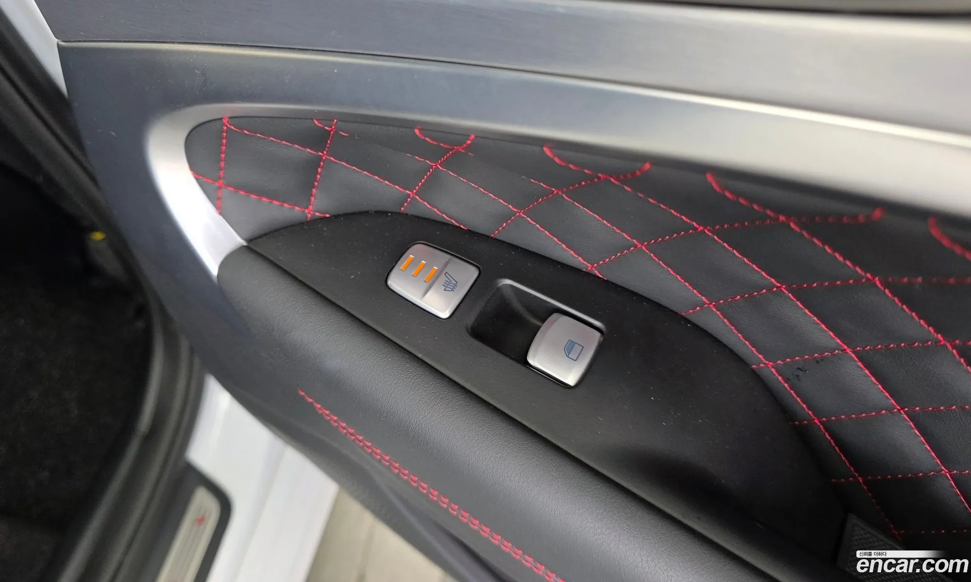Genesis G70 2019 KMTG341ABKU036852 — 7