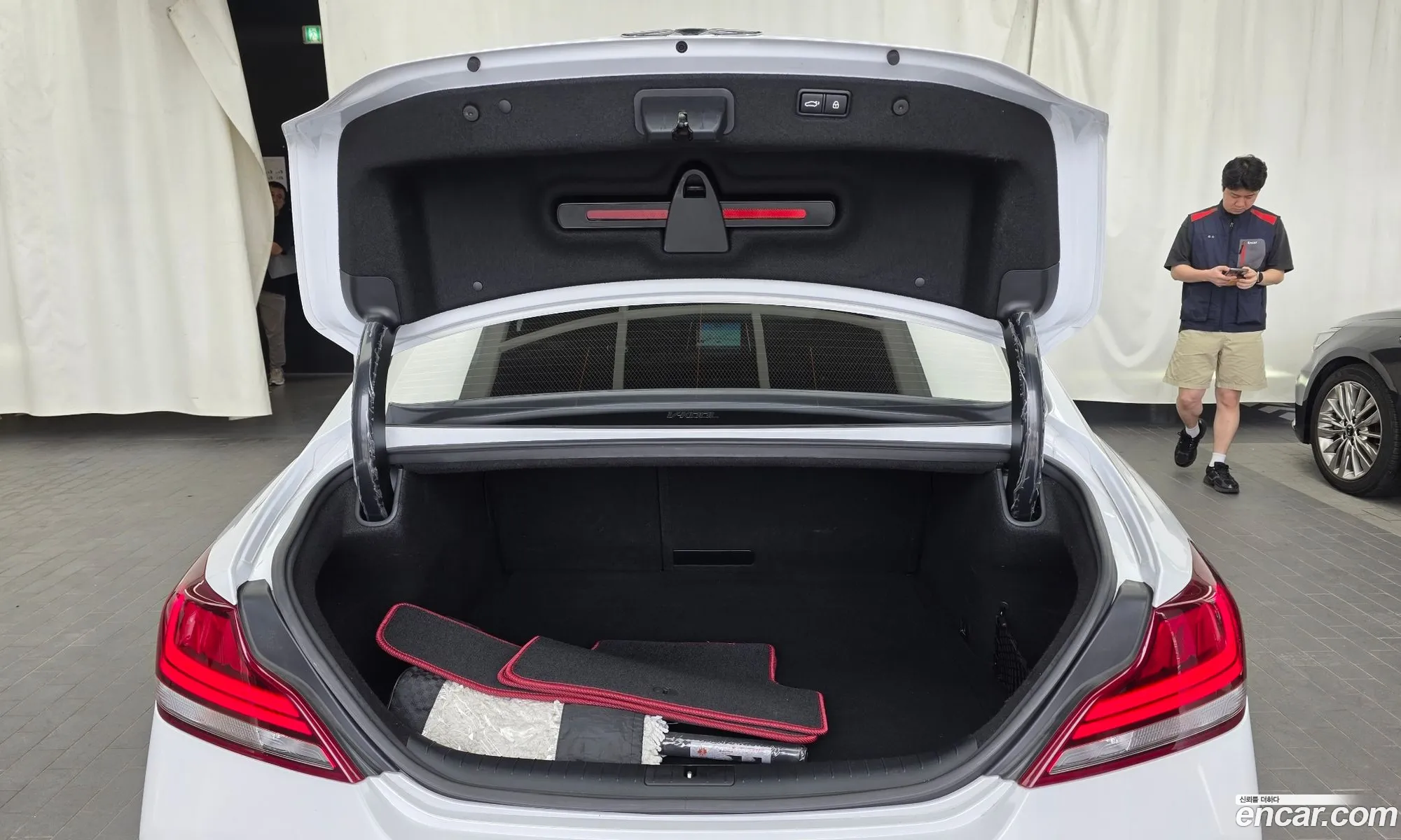Genesis G70 2019 KMTG341ABKU036852 — 11
