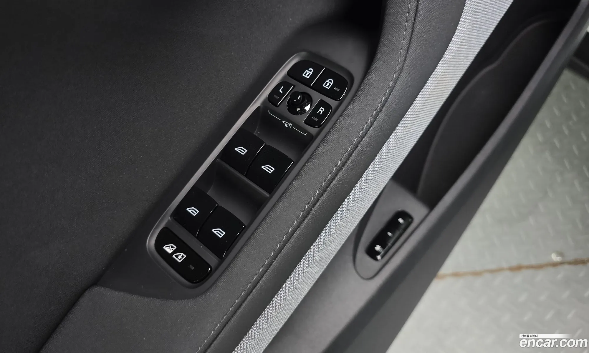 Polestar Polestar 2 2024 YSMVSFEAXRL229113 — 30