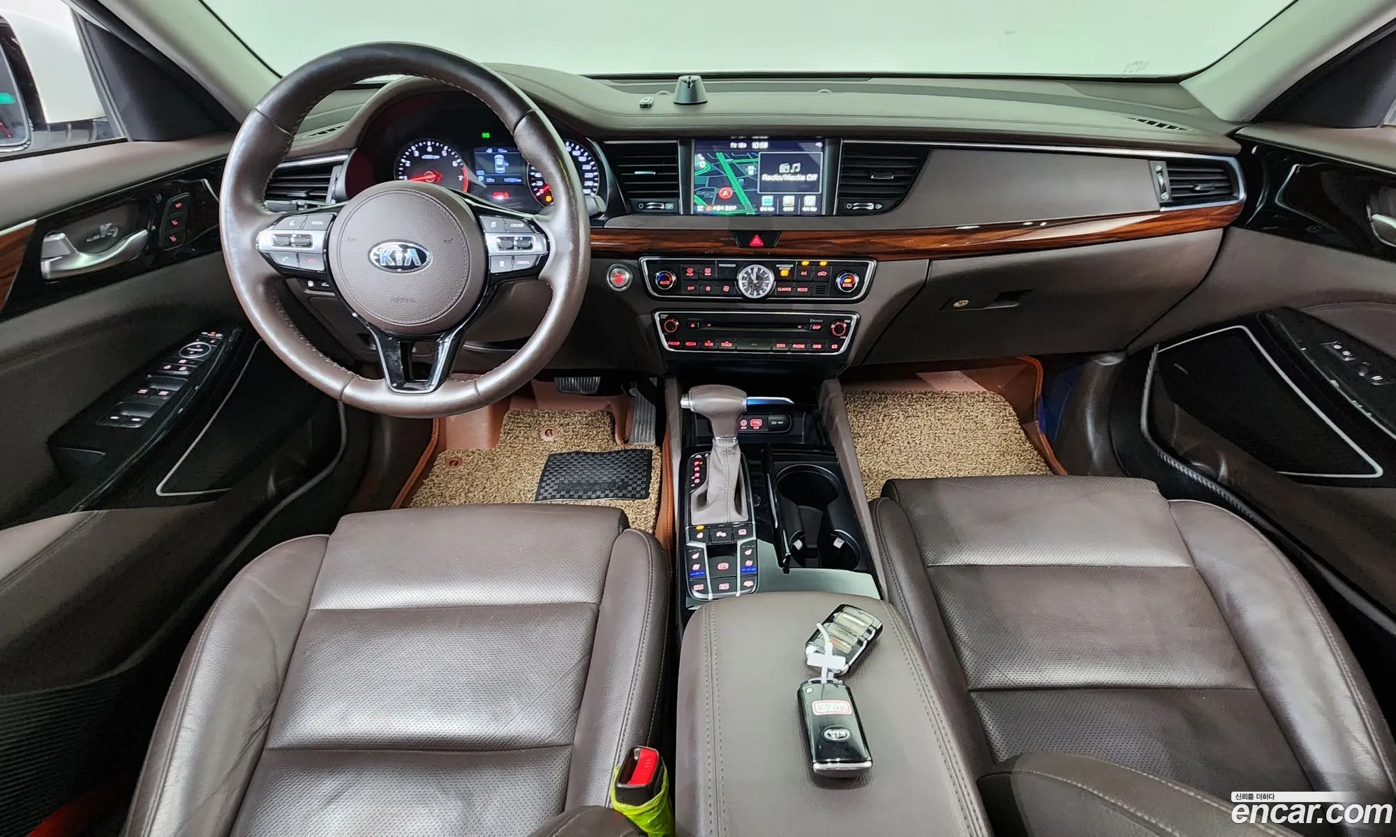 Kia K7 2016 — 28