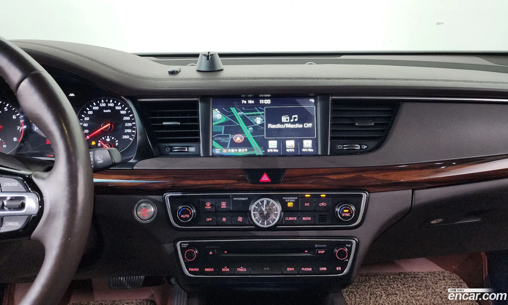 Kia K7 2016 — 32