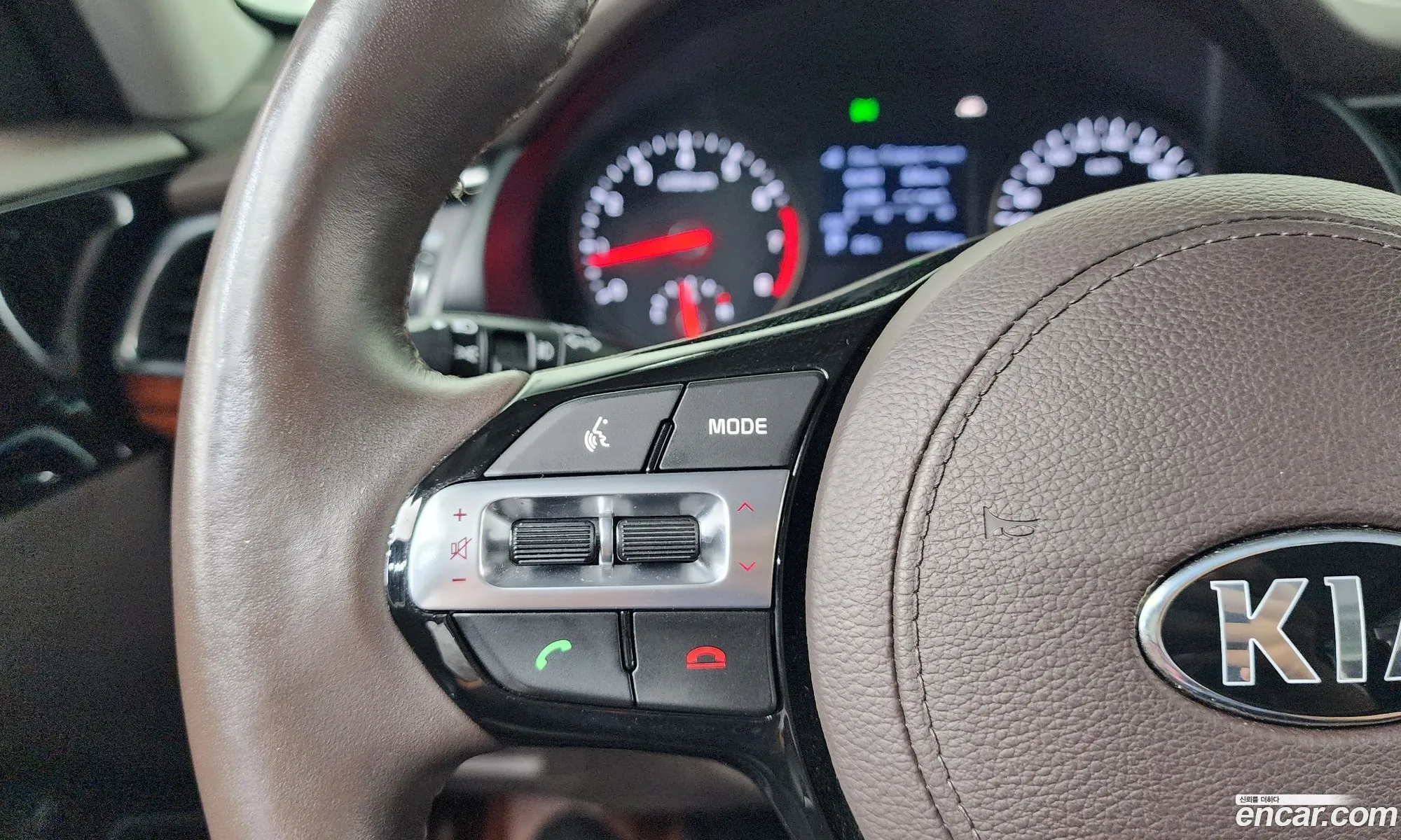Kia K7 2016 — 25