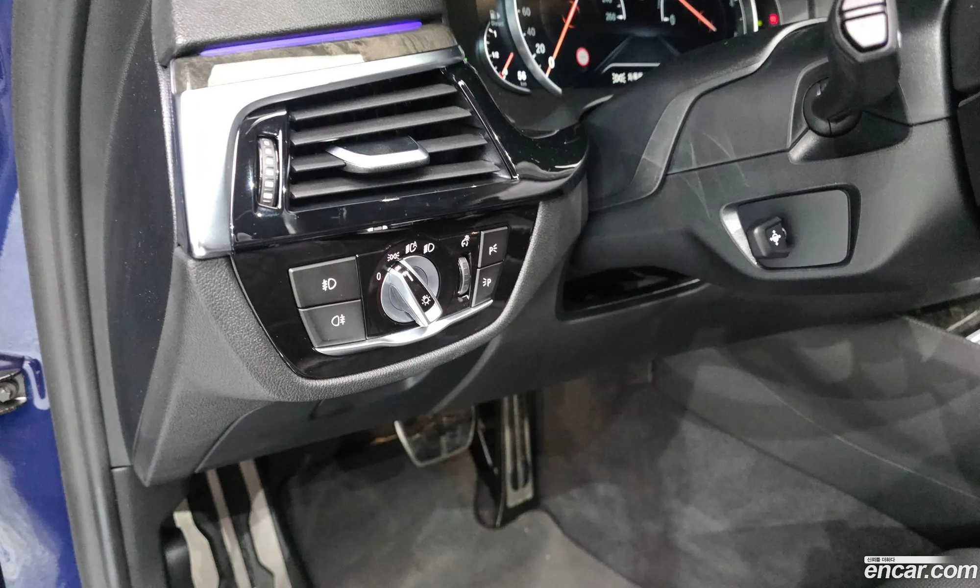 BMW 5 Series 2018 — 12