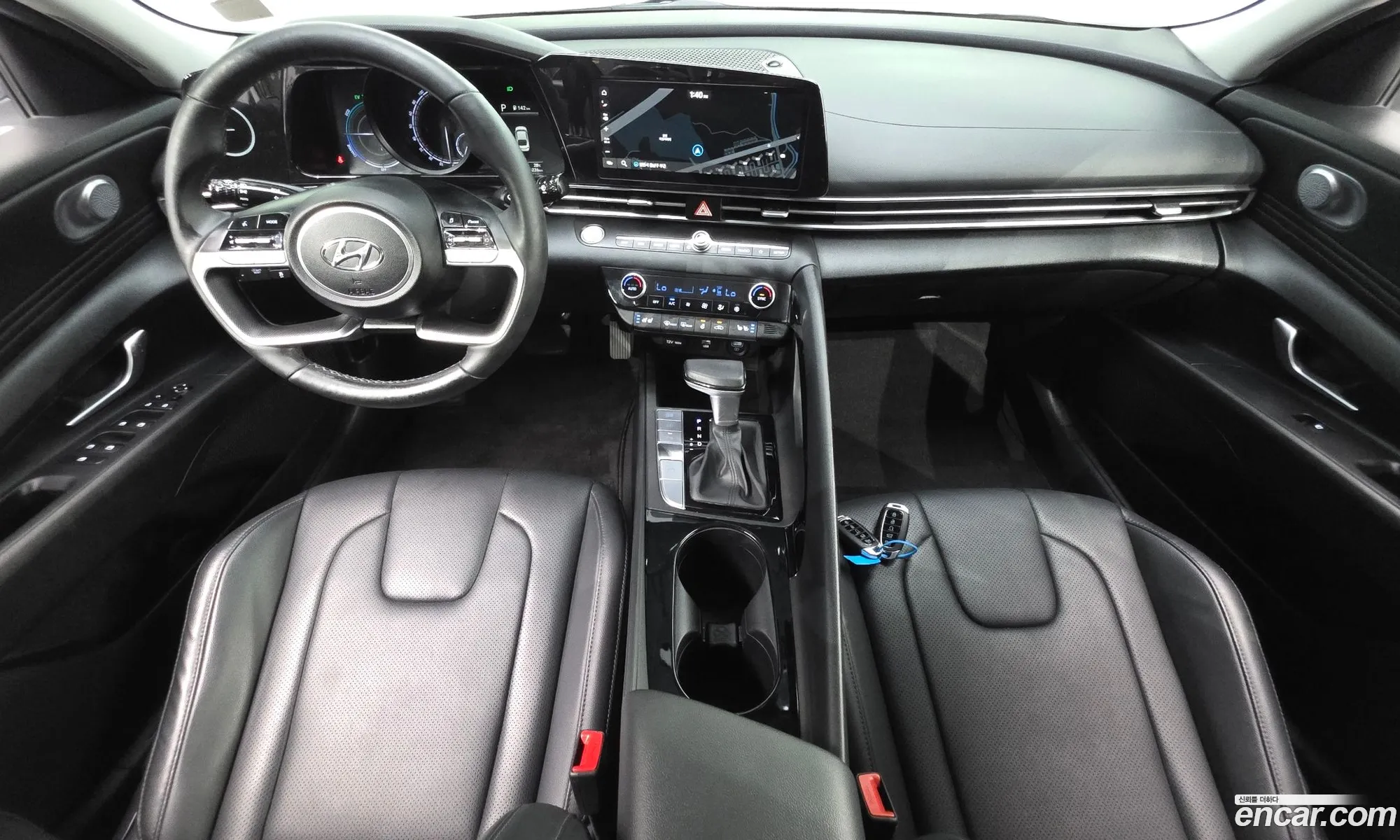 Hyundai Elantra Hybrid 2022 — 18