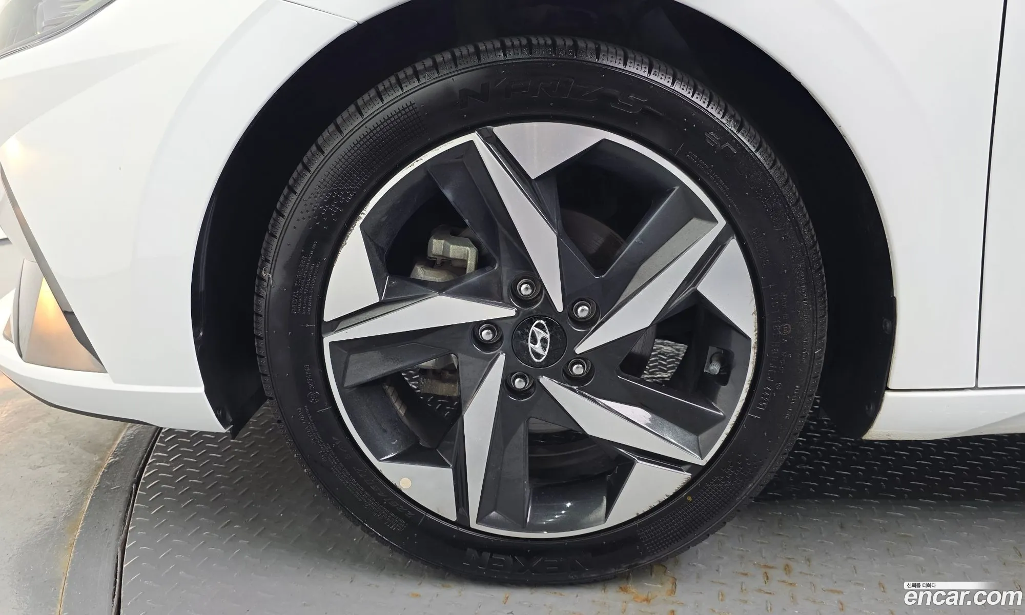 Hyundai Elantra Hybrid 2022 — 14