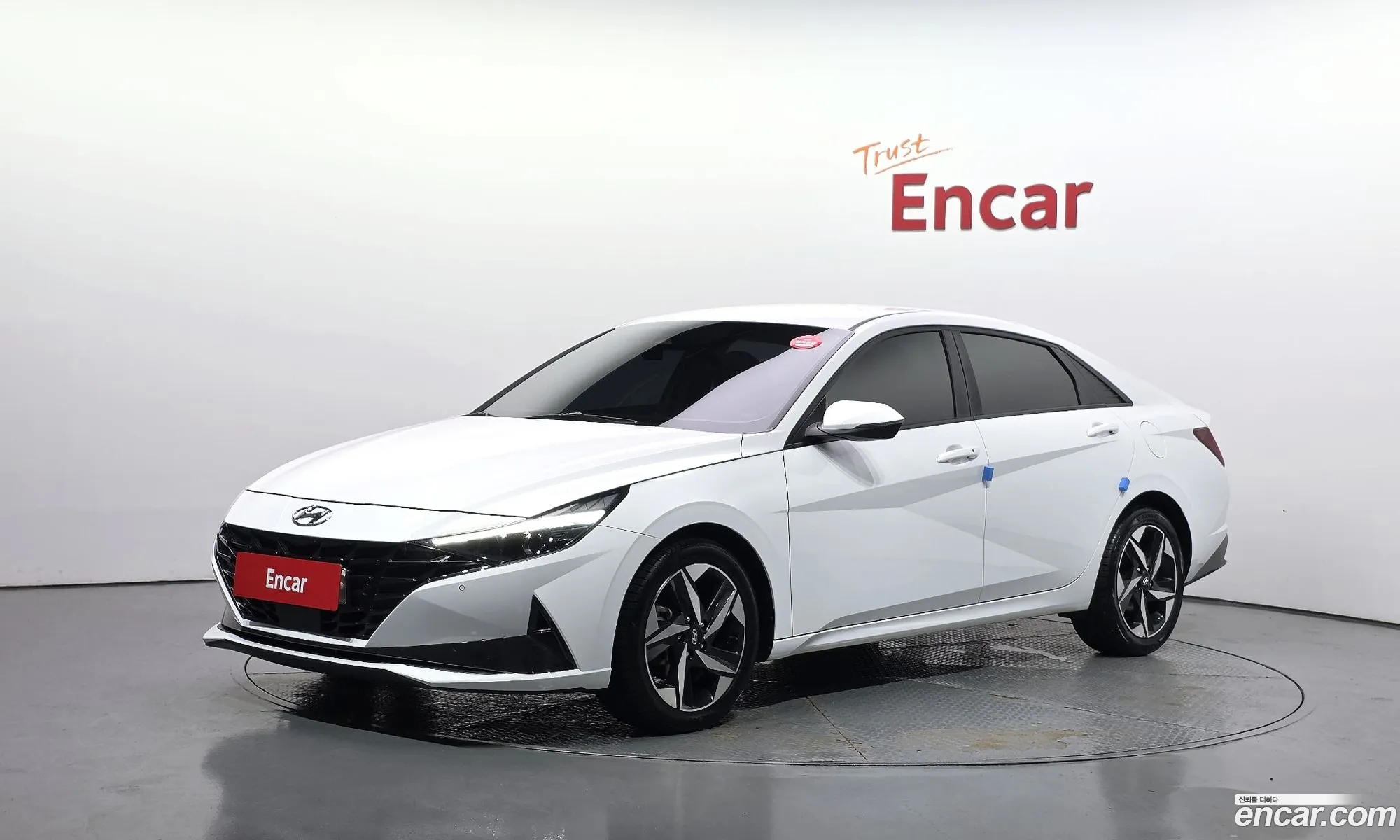 Hyundai Elantra Hybrid 2022 — 9
