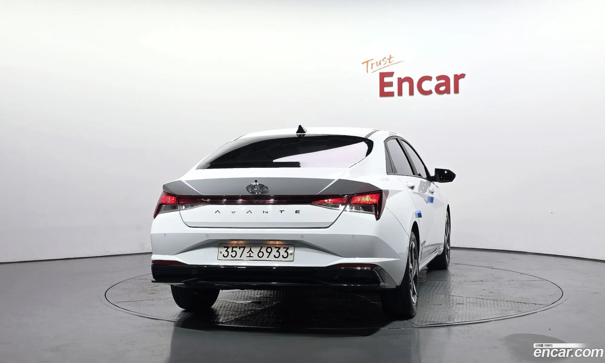 Hyundai Elantra Hybrid 2022 — 8