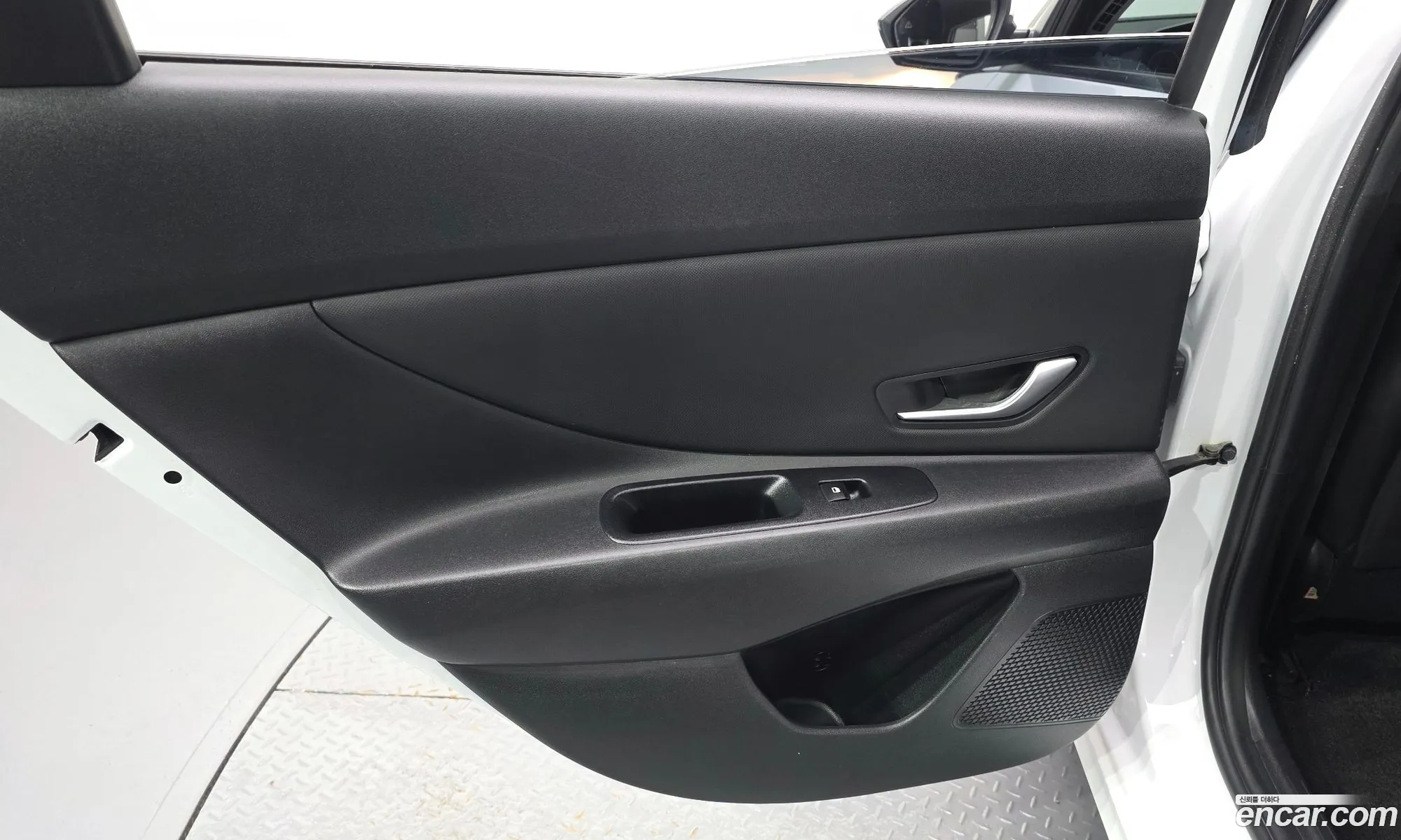Hyundai Elantra Hybrid 2022 — 30