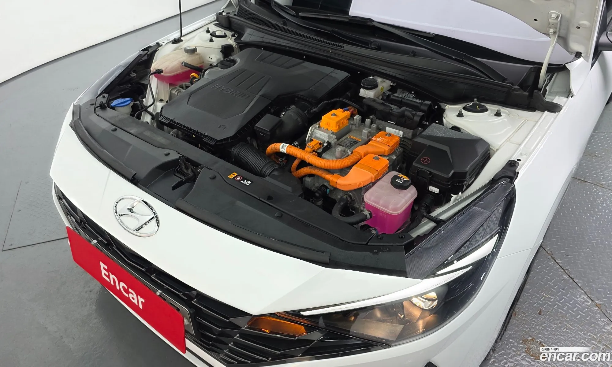 Hyundai Elantra Hybrid 2022 — 28