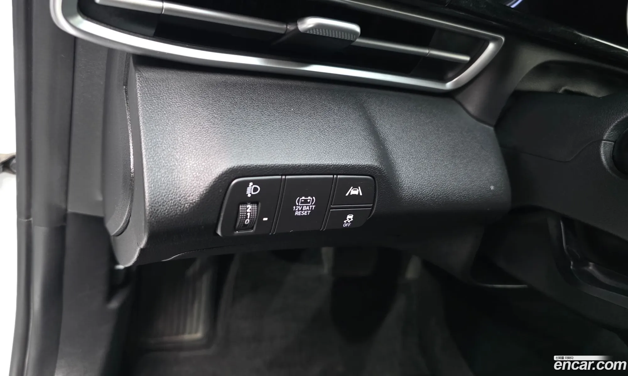 Hyundai Elantra Hybrid 2022 — 17