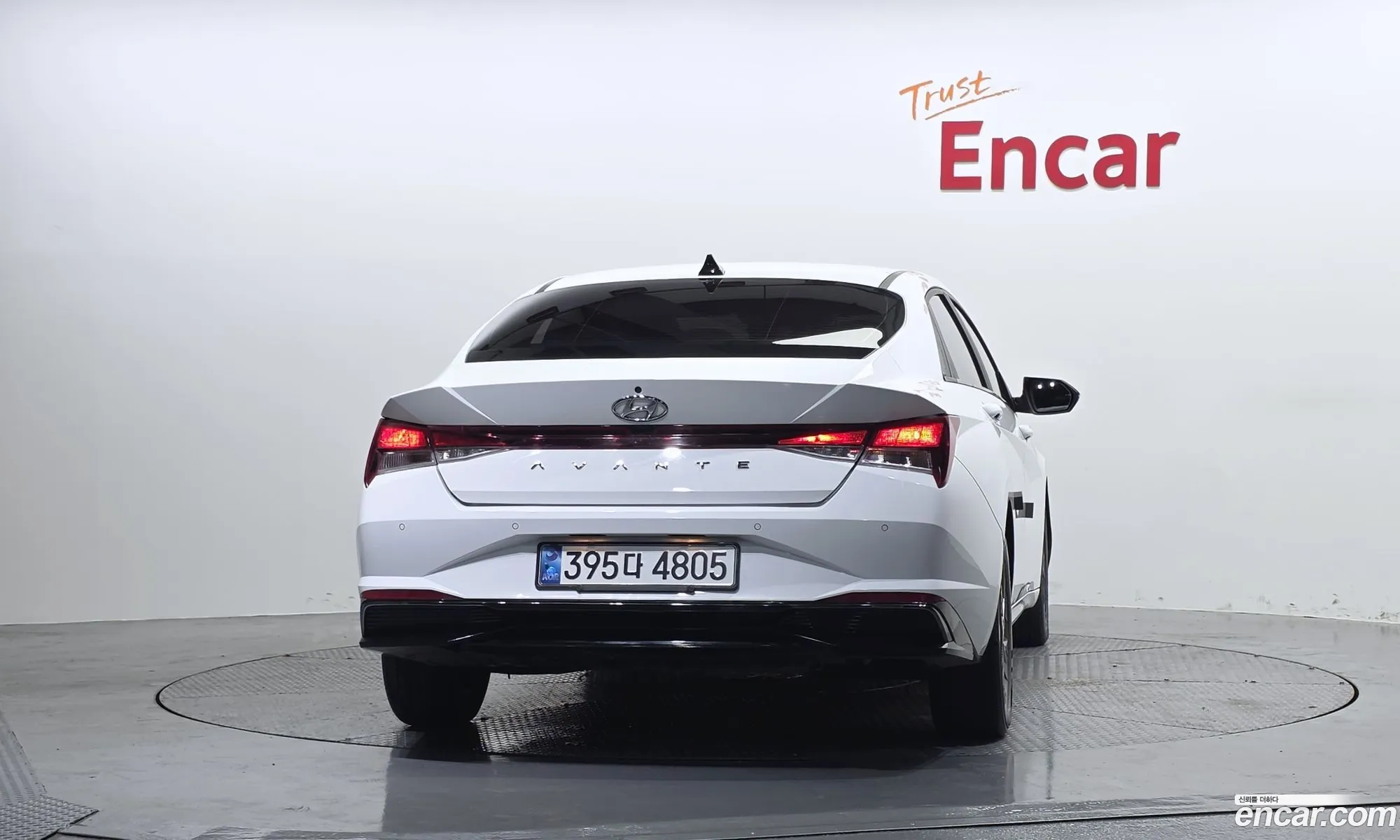 Hyundai Elantra Hybrid 2022 — 2