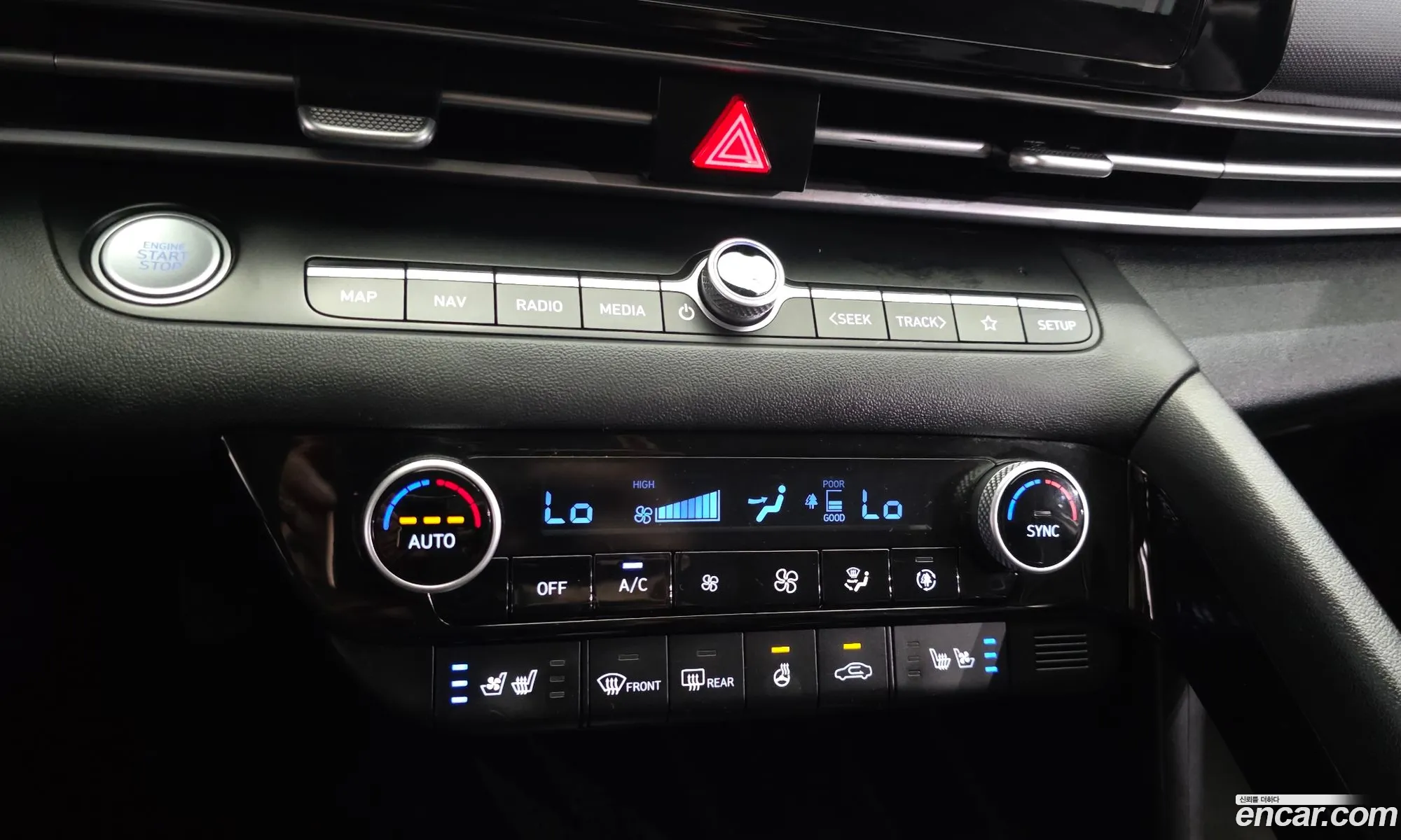 Hyundai Elantra Hybrid 2022 — 17