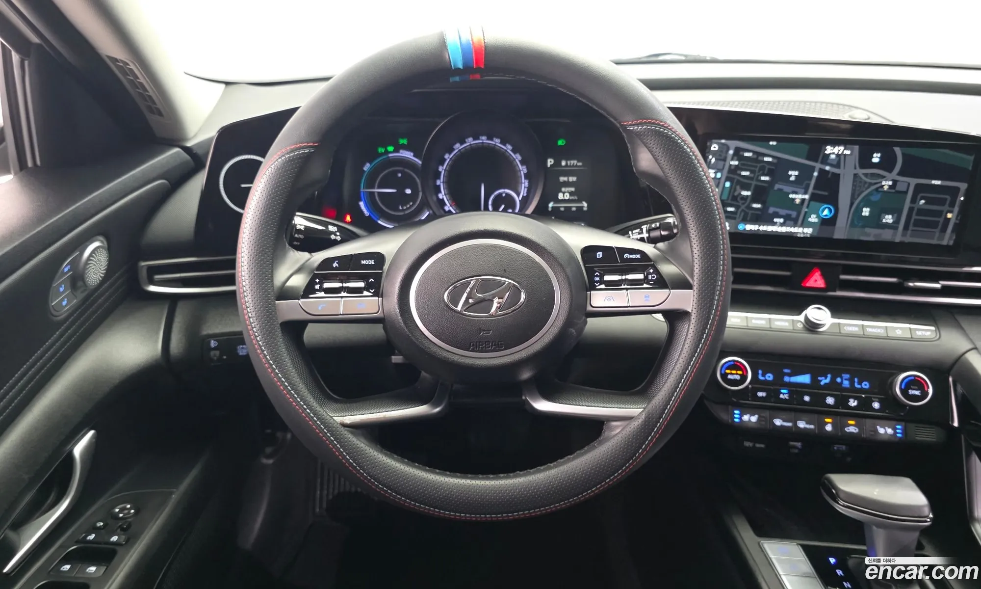 Hyundai Elantra Hybrid 2022 — 9