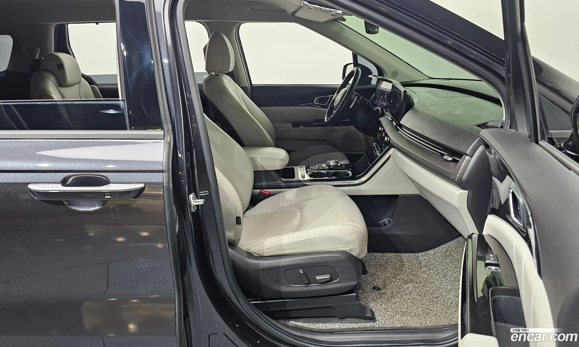 Kia Carnival 2021 KNANE81BBNS143307 — 28