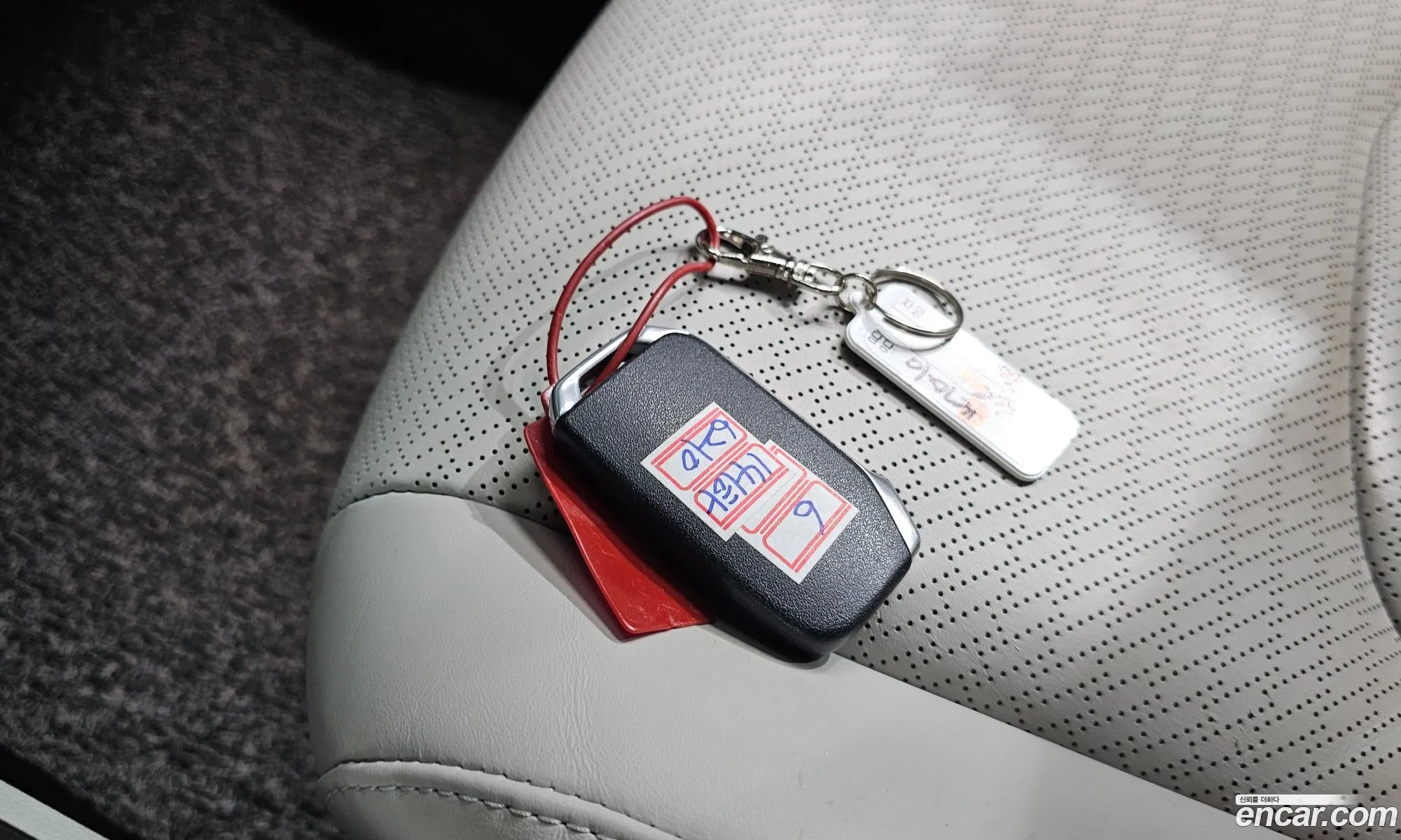 Kia Carnival 2021 KNANE81BBNS143307 — 18