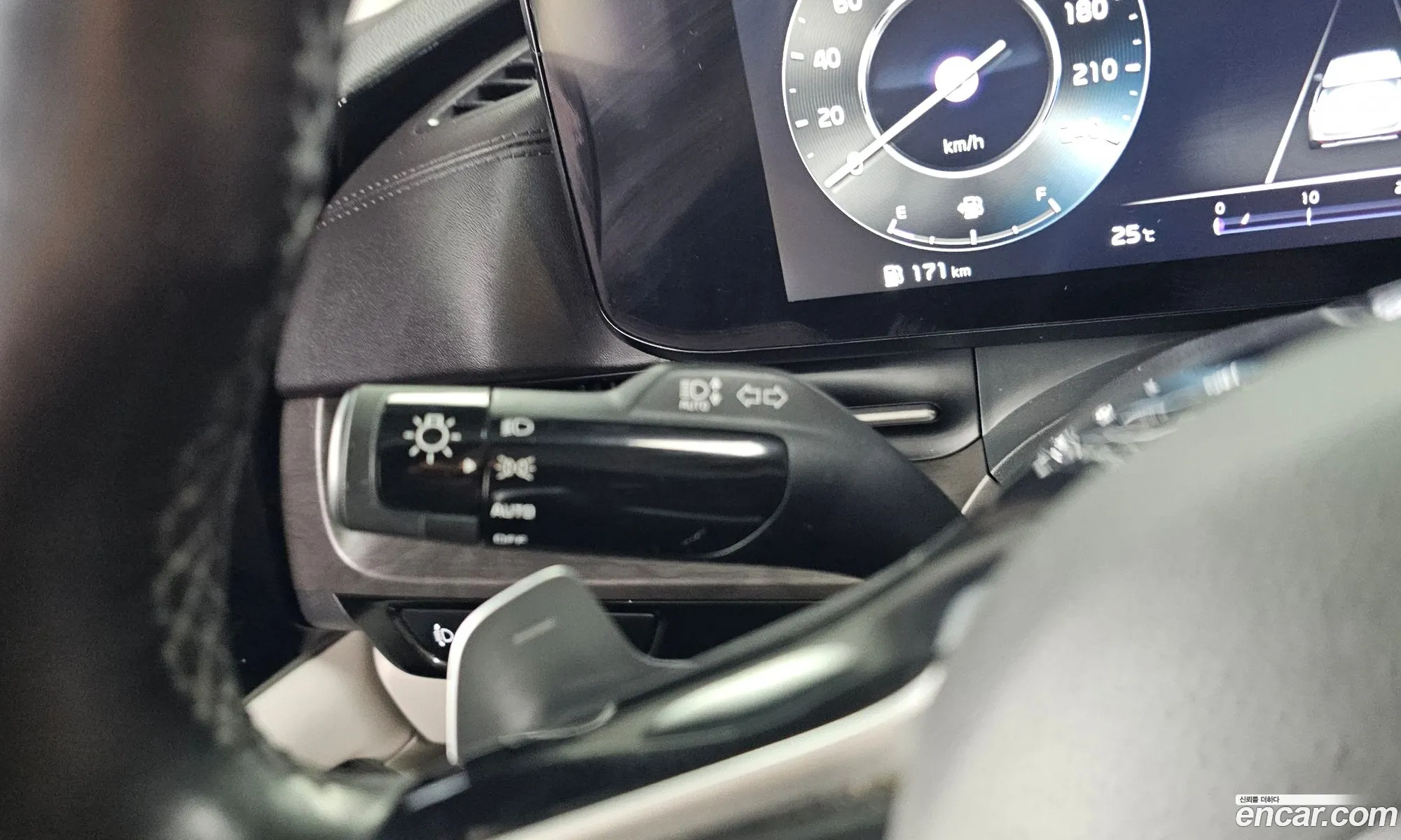 Kia Carnival 2021 KNANE81BBNS143307 — 10