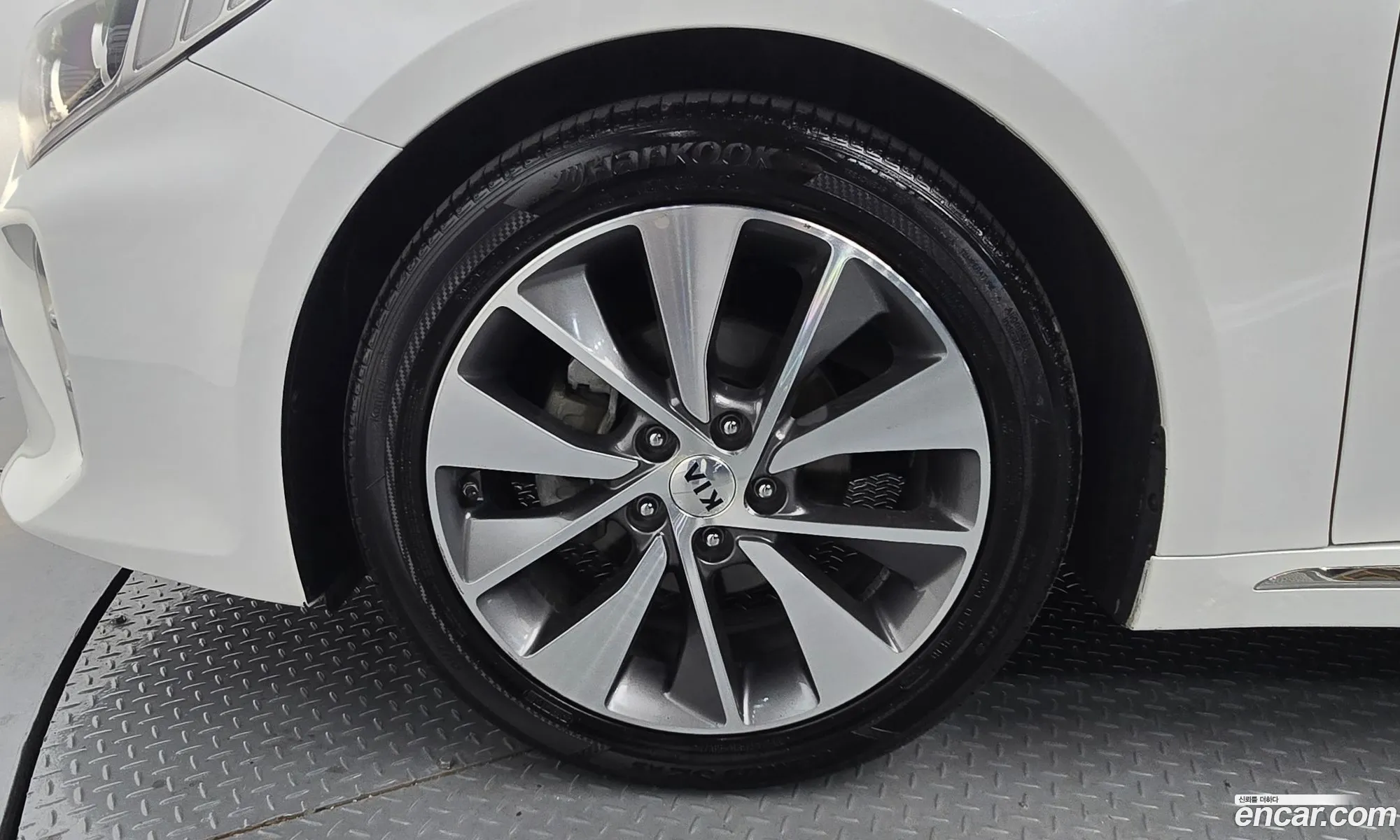Kia K5 2016 KNAGX411BGA096078 — 5