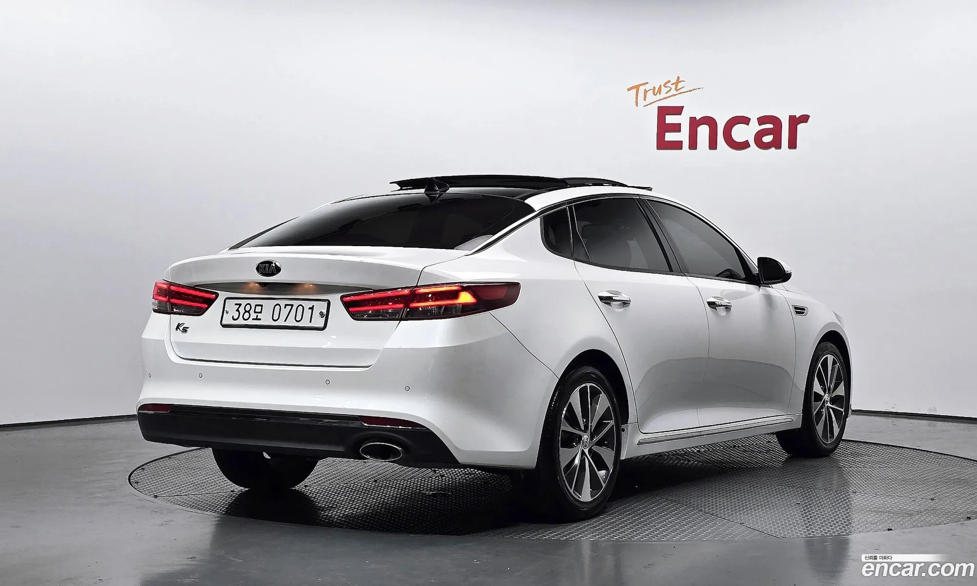 Kia K5 2016 KNAGX411BGA096078 — 8