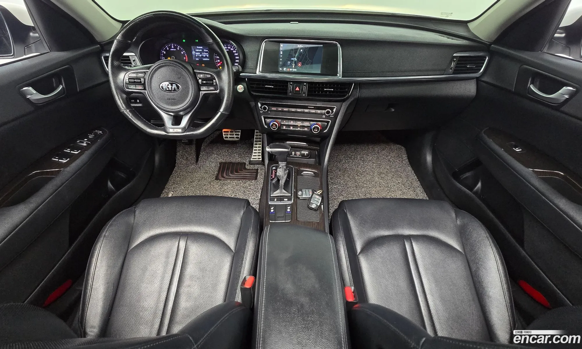 Kia K5 2016 KNAGX411BGA096078 — 17