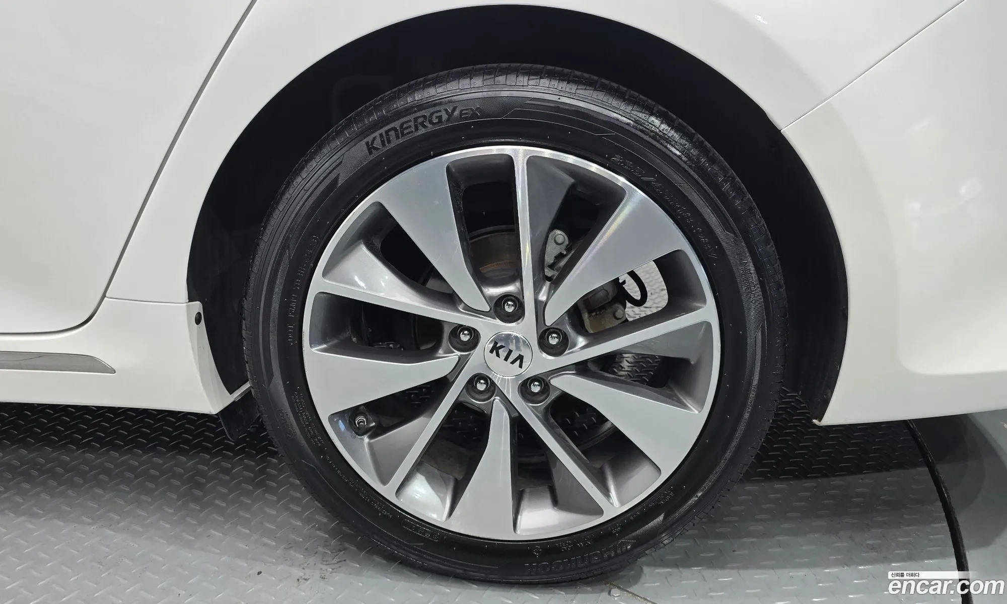 Kia K5 2016 KNAGX411BGA096078 — 15